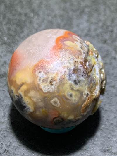 精美亚光冰飘草花纹战国红玛瑙手工雕刻佛字随形珠一颗 精美亚光冰飘草花纹战国红玛瑙手工雕刻佛字随形珠一颗