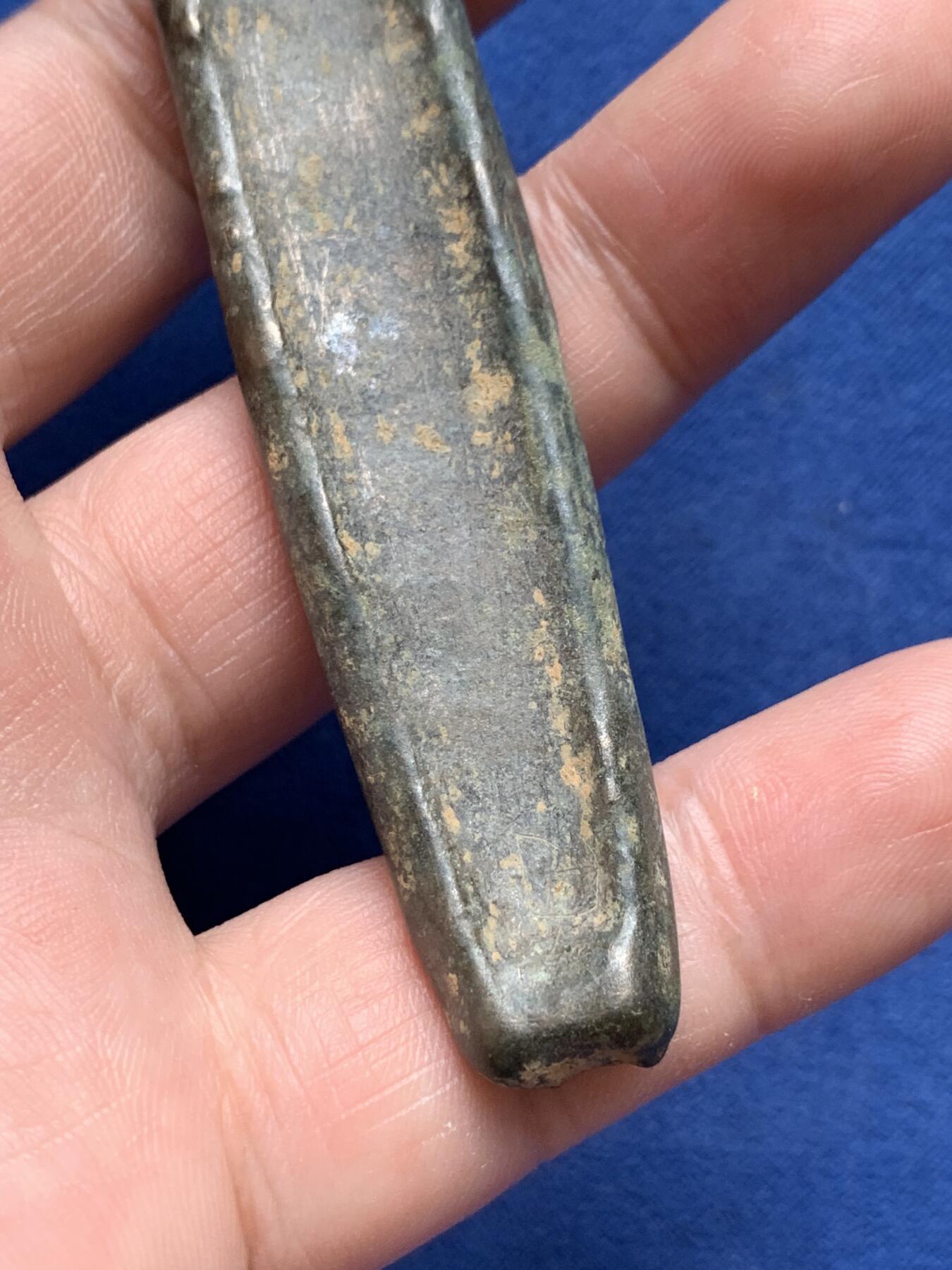 《竞宝斋》第297场- 周日，周一  2场连拍 （全场包邮） 泰国 暹罗国 素可泰王朝 大型虎舌铜条 元末明初 400年历史 重量59.6克