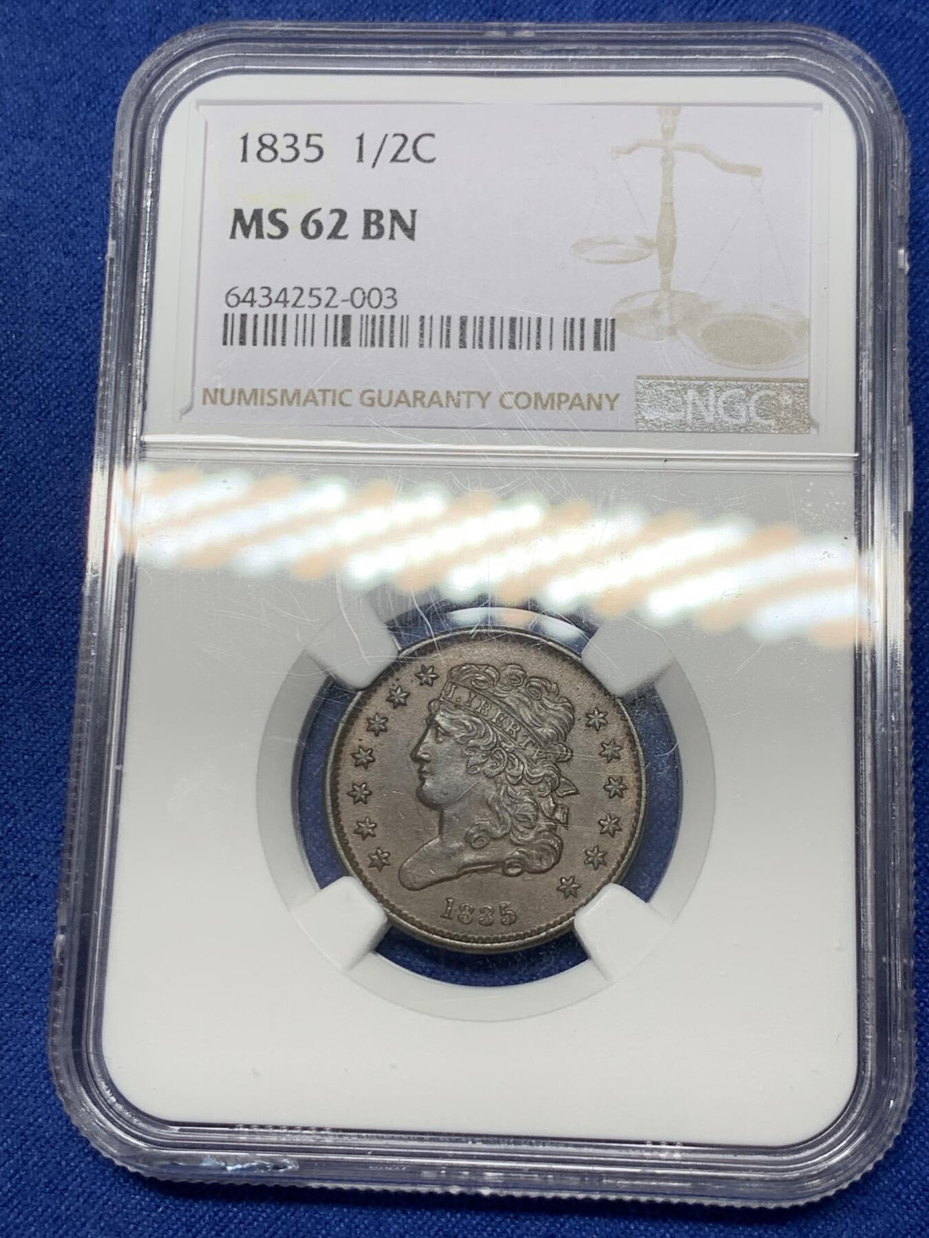 《竞宝斋》第297场- 周日，周一  2场连拍 （全场包邮） NGC MS62BN 美国 1835 大波浪 半美分铜币 5.44克大重量 书价高 难得品种 下沿小磕