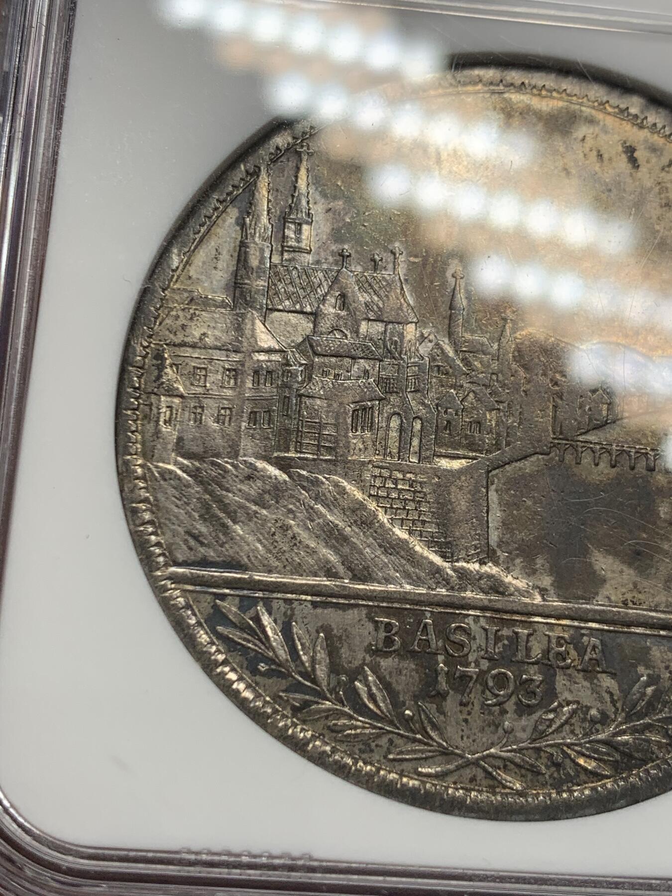 《竞宝斋》第297场- 周日，周一  2场连拍 （全场包邮） NGC AU55 瑞士 1793 巴塞尔 景观泰勒大银币 瑞士景观稳步上涨品种 打制好的不多见 低评