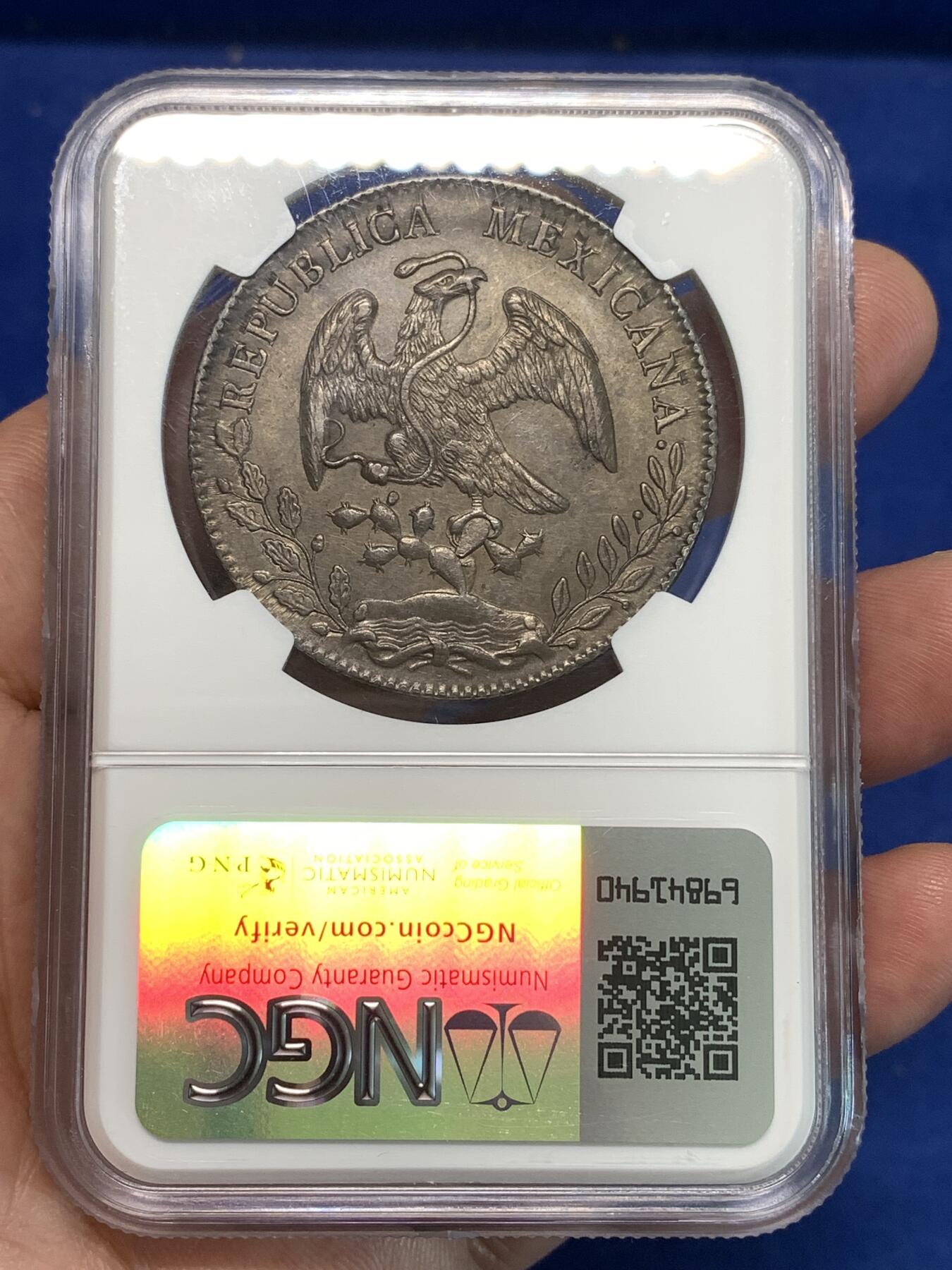 《竞宝斋》第297场- 周日，周一  2场连拍 （全场包邮） NGC AUD 1896年墨西哥鹰洋银币 五彩炫黑老包浆，味道极好，NGC错杀，厂标也很少见