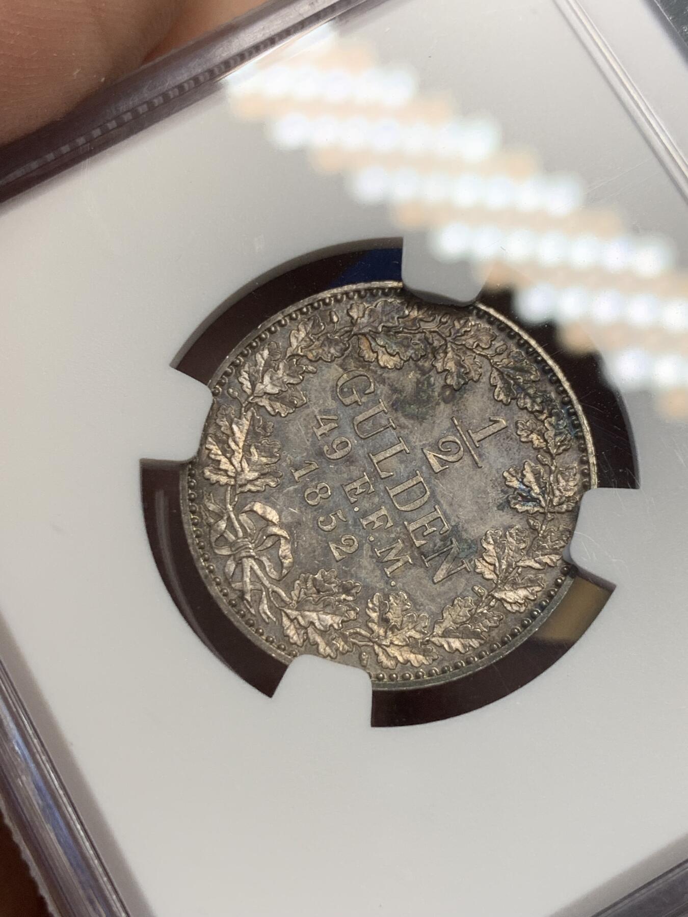《竞宝斋》第297场- 周日，周一  2场连拍 （全场包邮） NGC MS61 德国 1852 霍亨索伦 威廉四世 1/2古尔登银币 非常见的普鲁士 PL底板