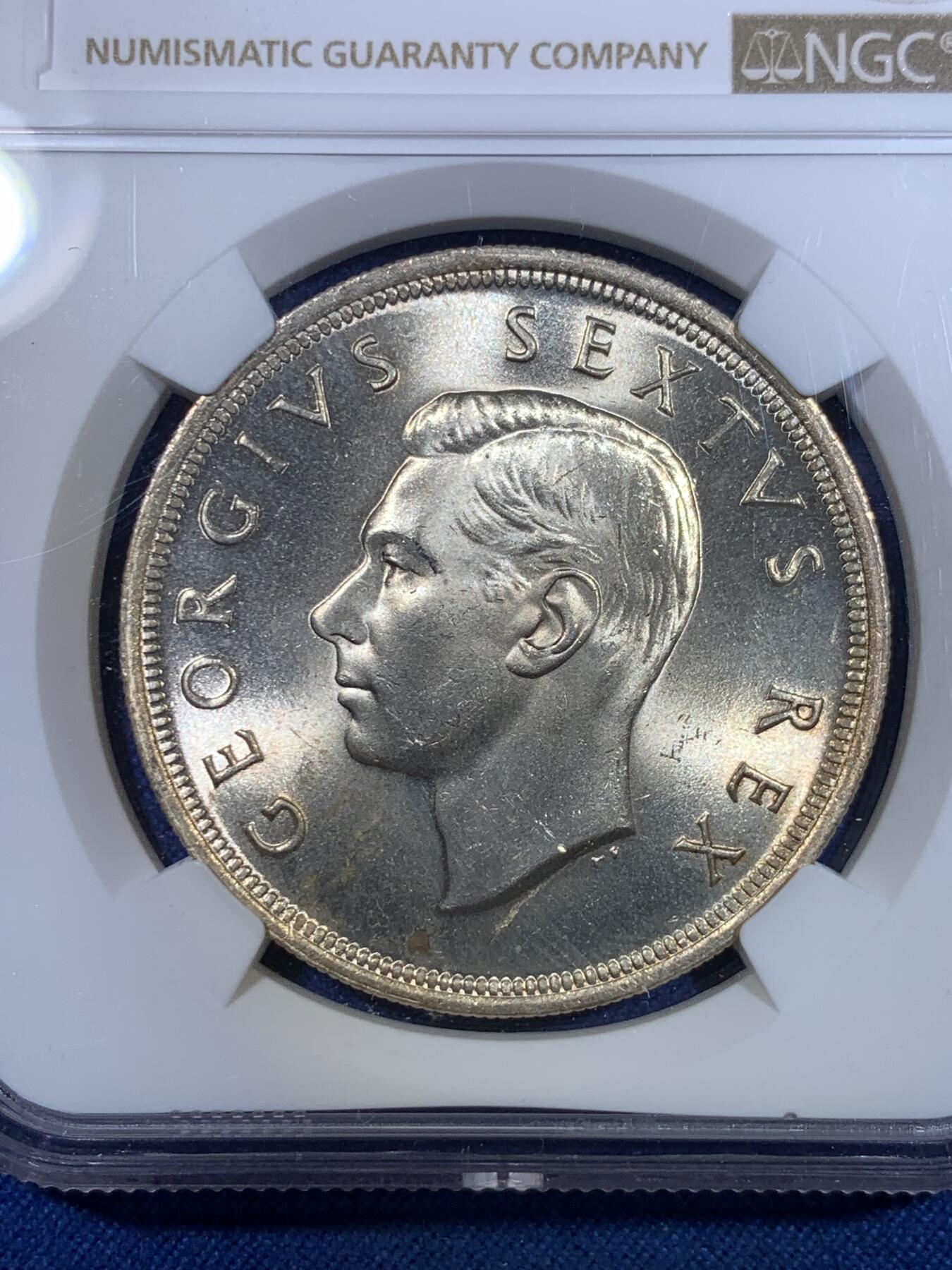 《竞宝斋》第297场- 周日，周一  2场连拍 （全场包邮） NGC UNC 南非1952年乔六5先令大银