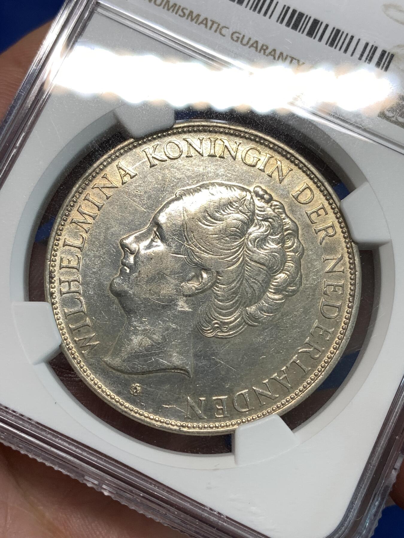 《竞宝斋》第297场- 周日，周一  2场连拍 （全场包邮） NGC AUD 荷兰1937年威廉敏娜2.5盾大银币 底板带光
