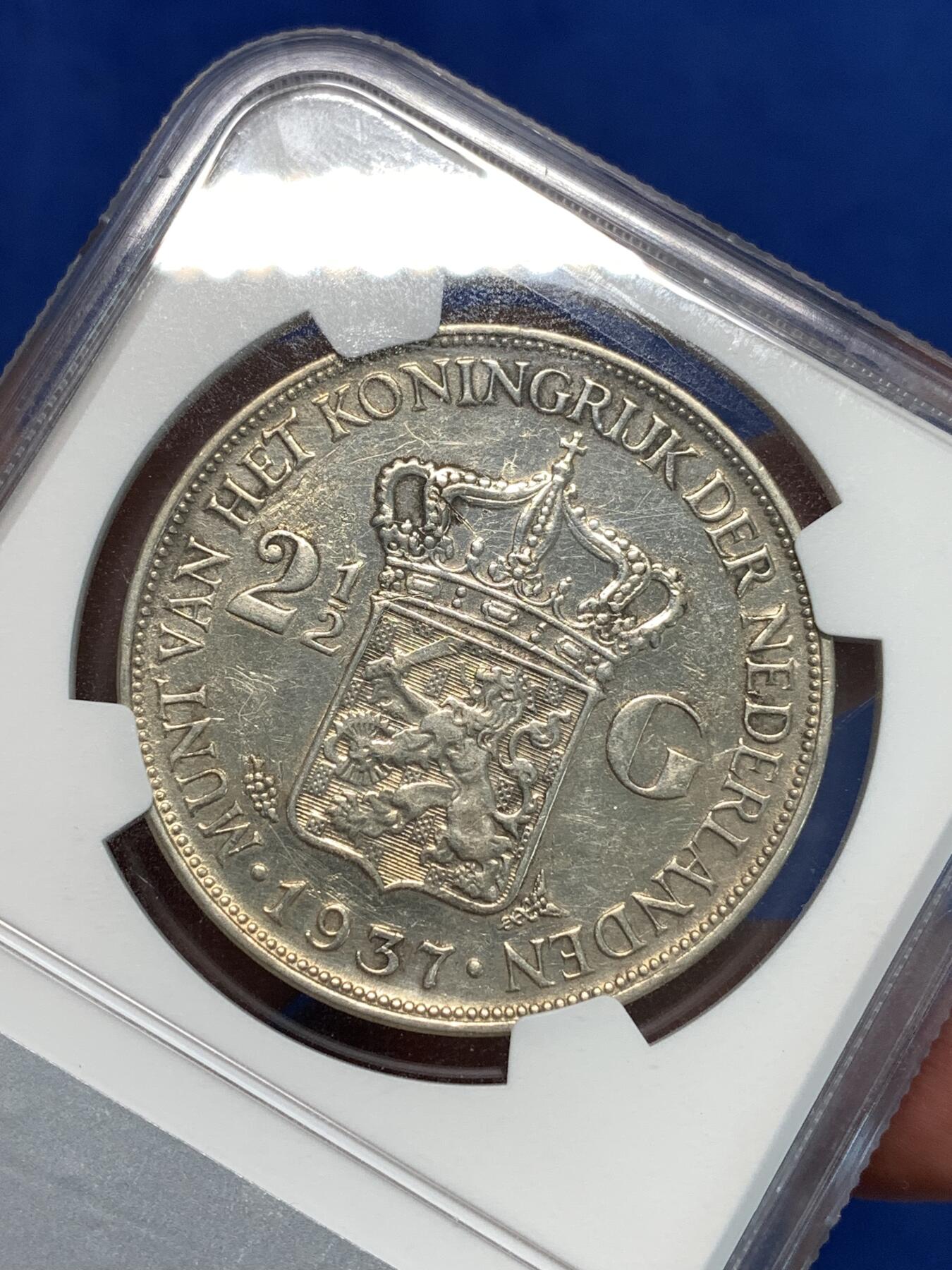 《竞宝斋》第297场- 周日，周一  2场连拍 （全场包邮） NGC AUD 荷兰1937年威廉敏娜2.5盾大银币 底板带光