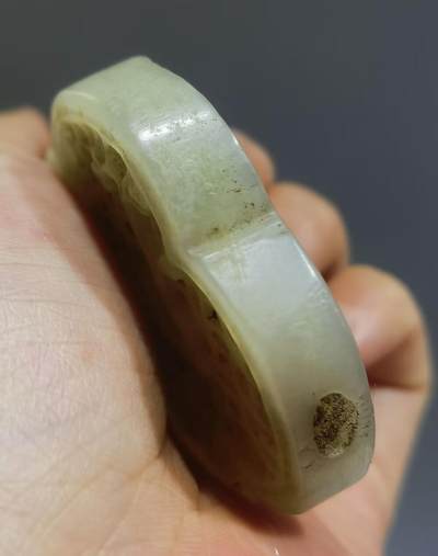 旧藏和田玉双面镂空精雕玉牌 旧藏和田玉双面镂空精雕玉牌