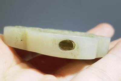 旧藏和田玉双面镂空精雕玉牌 旧藏和田玉双面镂空精雕玉牌