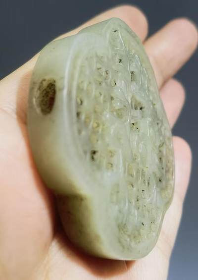 旧藏和田玉双面镂空精雕玉牌 旧藏和田玉双面镂空精雕玉牌