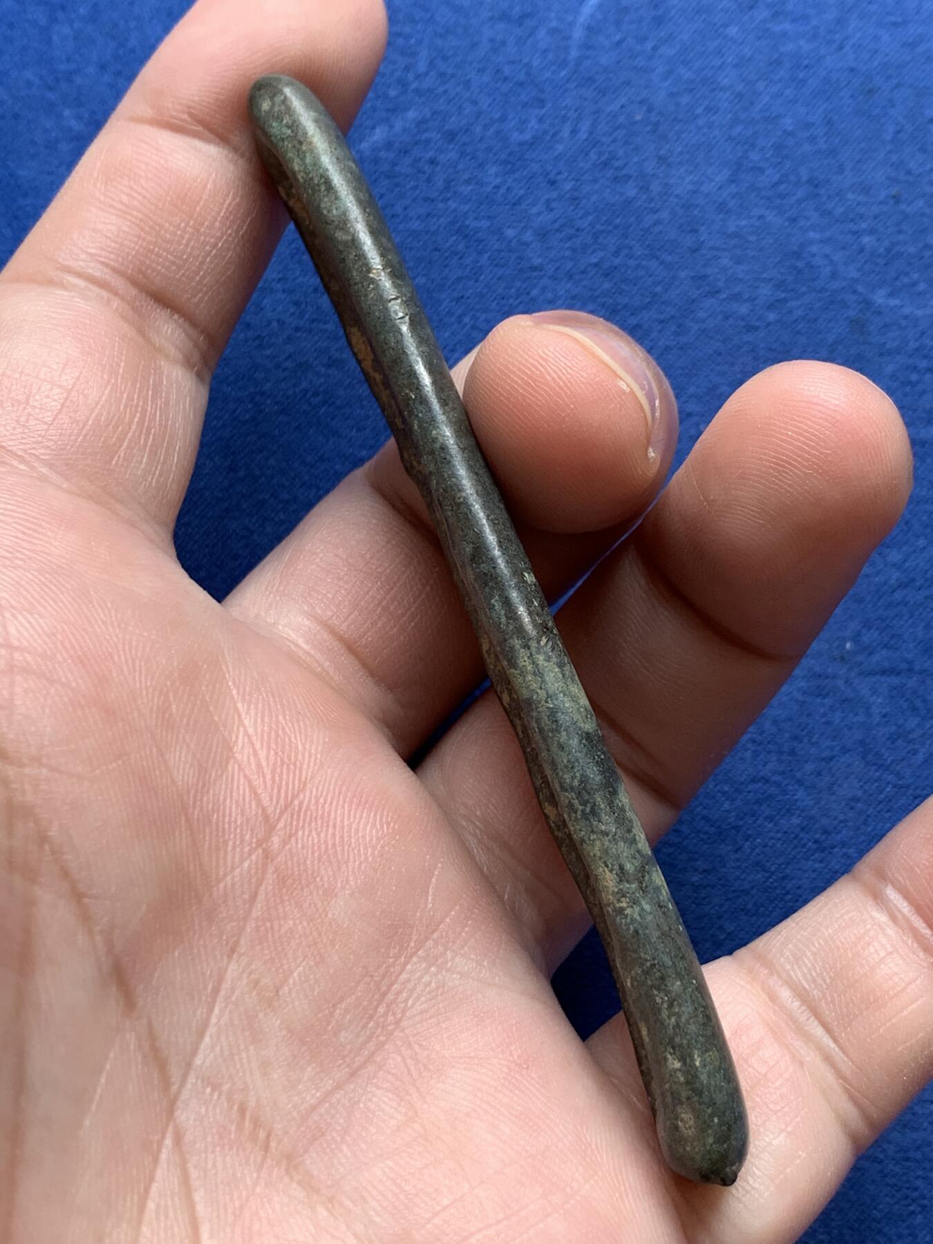 《竞宝斋》第297场- 周日，周一  2场连拍 （全场包邮） 泰国 暹罗国 素可泰王朝 大型虎舌铜条 元末明初 400年历史 重量59.6克