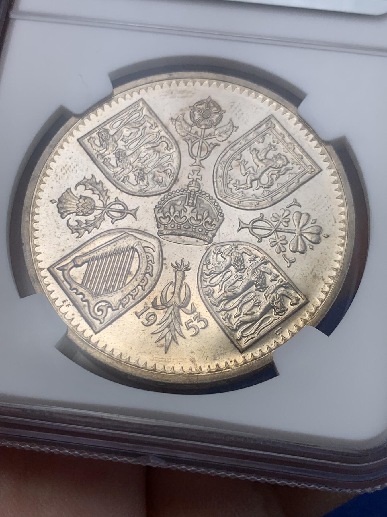 《竞宝斋》第297场- 周日，周一  2场连拍 （全场包邮） NGC PF65CAMEO 英国 1953年 1克朗铜镍币（伊丽莎白二世女王登基纪念币，精制款与普通MS完全不一样，高浮雕高分好品，珍藏级别）