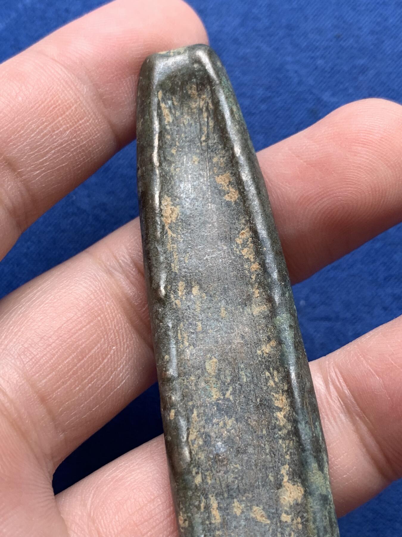 《竞宝斋》第297场- 周日，周一  2场连拍 （全场包邮） 泰国 暹罗国 素可泰王朝 大型虎舌铜条 元末明初 400年历史 重量59.6克