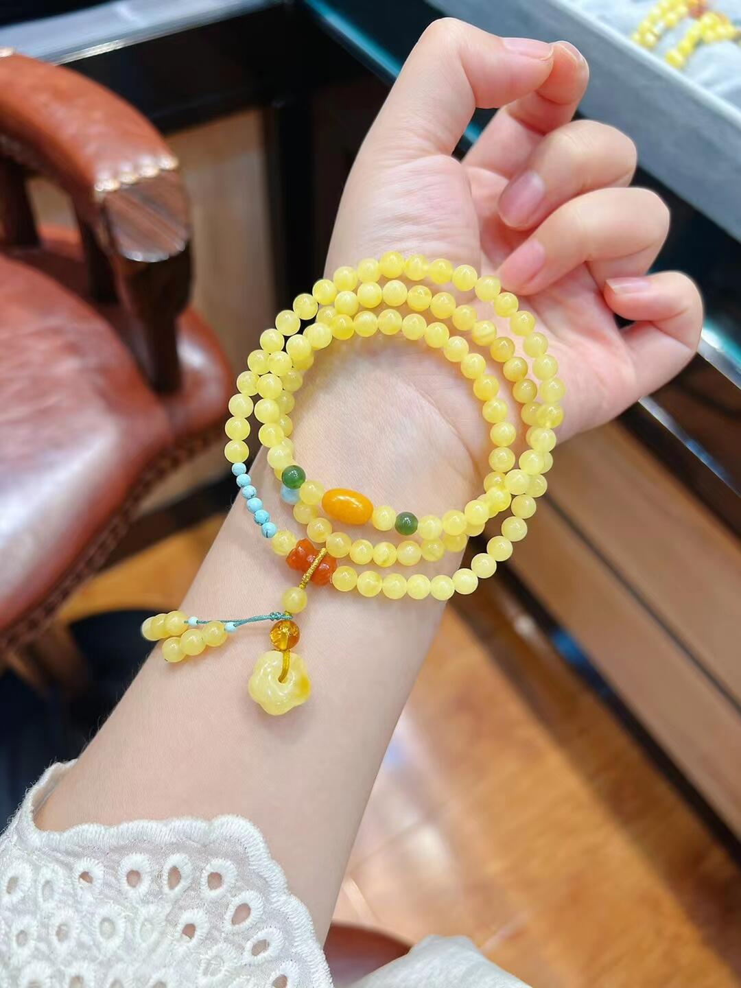 珠宝文玩专场 纯天然原矿俄料鸡油黄蜜蜡手串