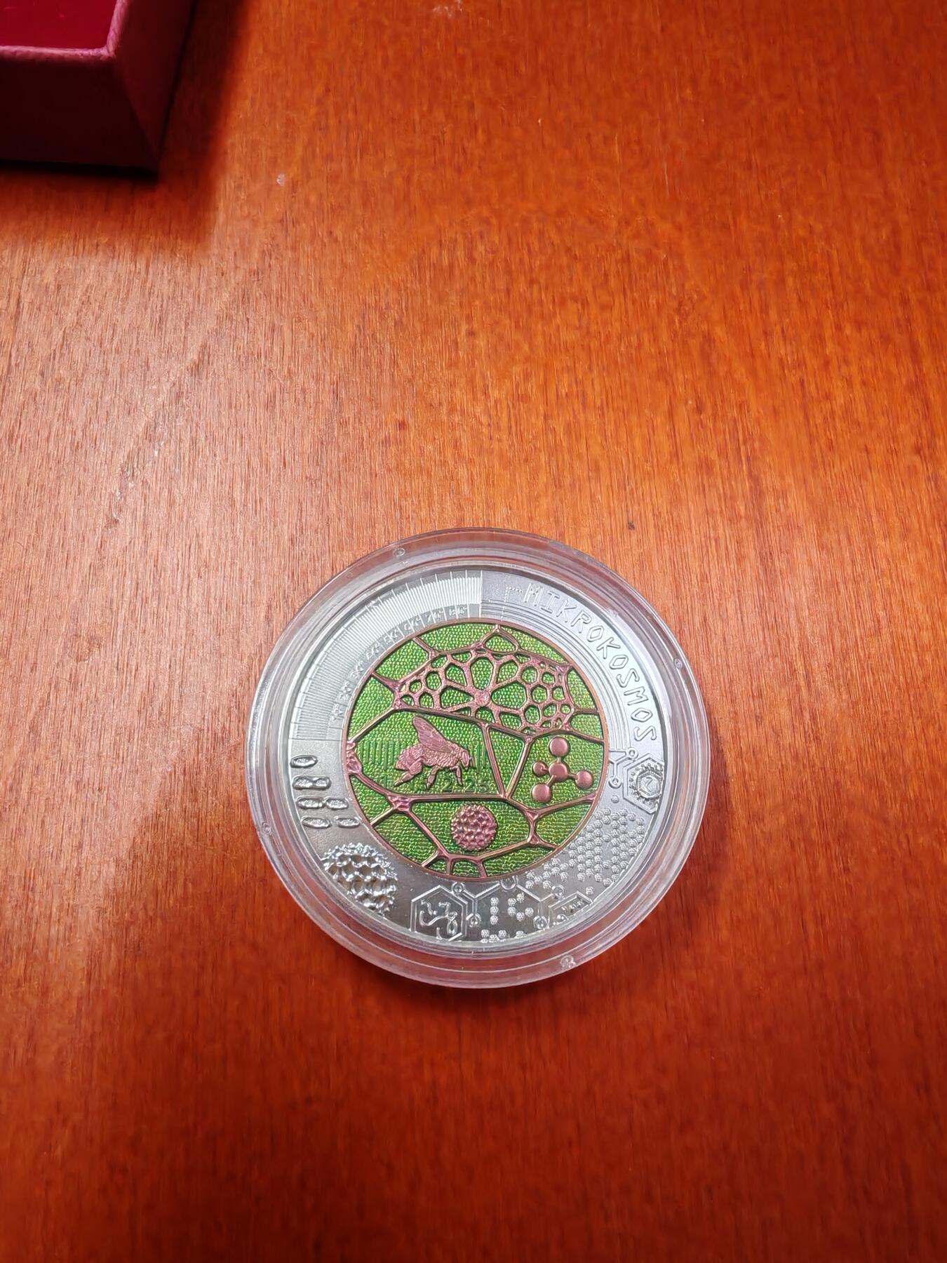 长老汇龙年精选第二十二场拍卖 2017奥地利微观世界25欧元银铌彩色双金属币，盒证全