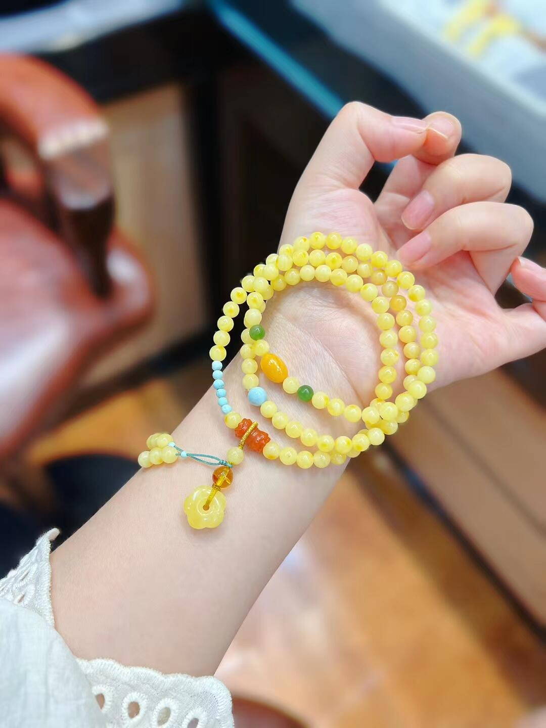珠宝文玩专场 纯天然原矿俄料鸡油黄蜜蜡手串