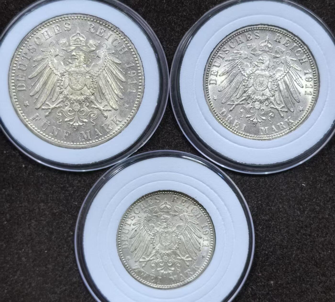 北京马甸外国币专卖微拍第124期，外国金银币专场，陆续上新，欢迎关注 原光好品1911年德国巴伐利亚摄政王利奥波德90大寿5马克3马克2马克银币3枚/套