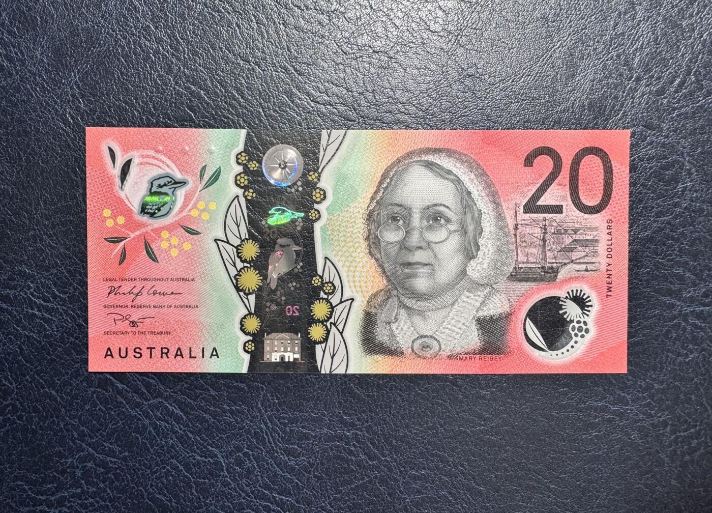 收藏联盟Quantum Auction 第369期拍卖  澳大利亚2019年20元首发AA冠 品相UNC 水印处有正常摩擦