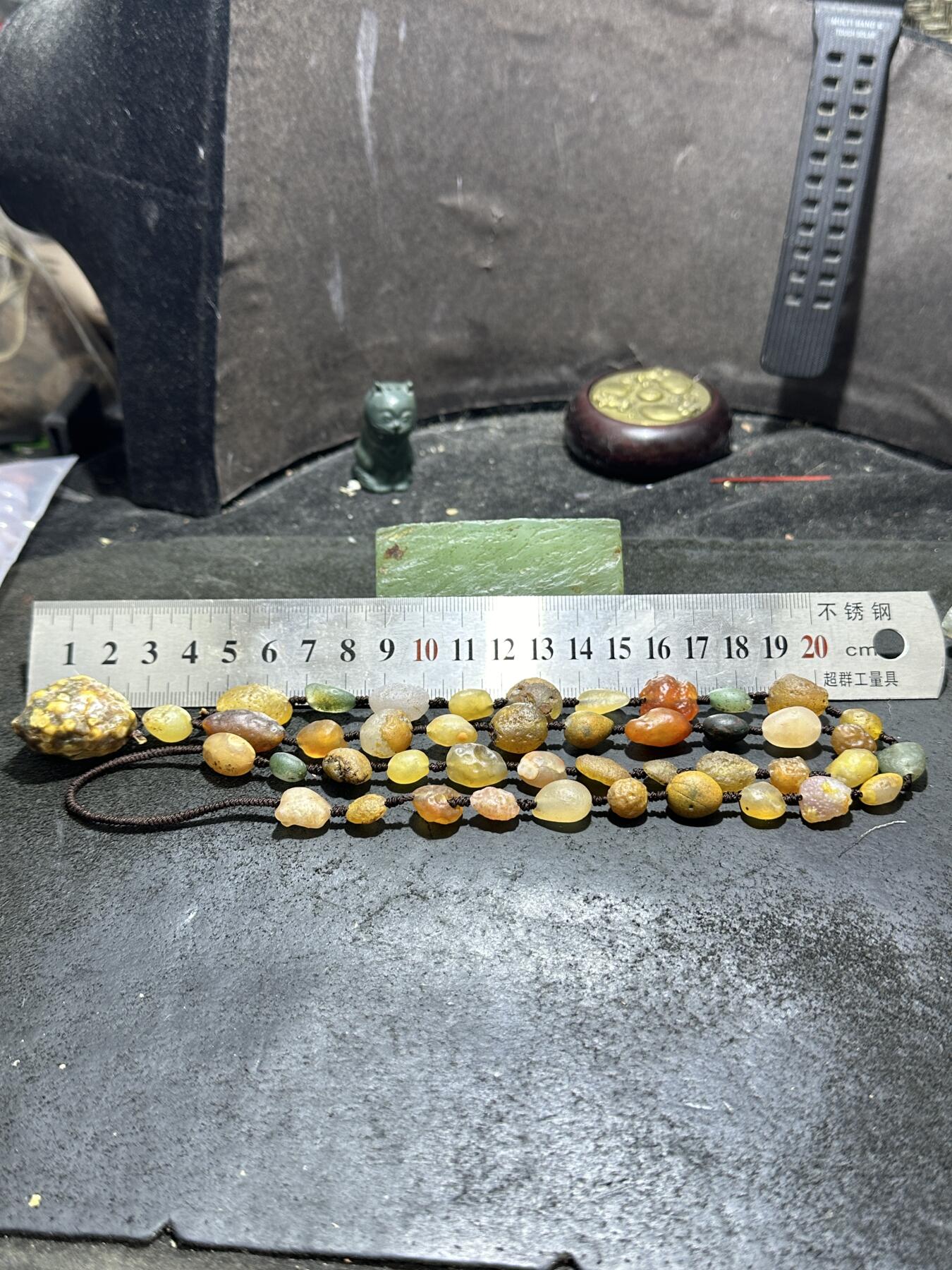 精美戈壁彩珠玛瑙筋脉吊坠原石项链一条，