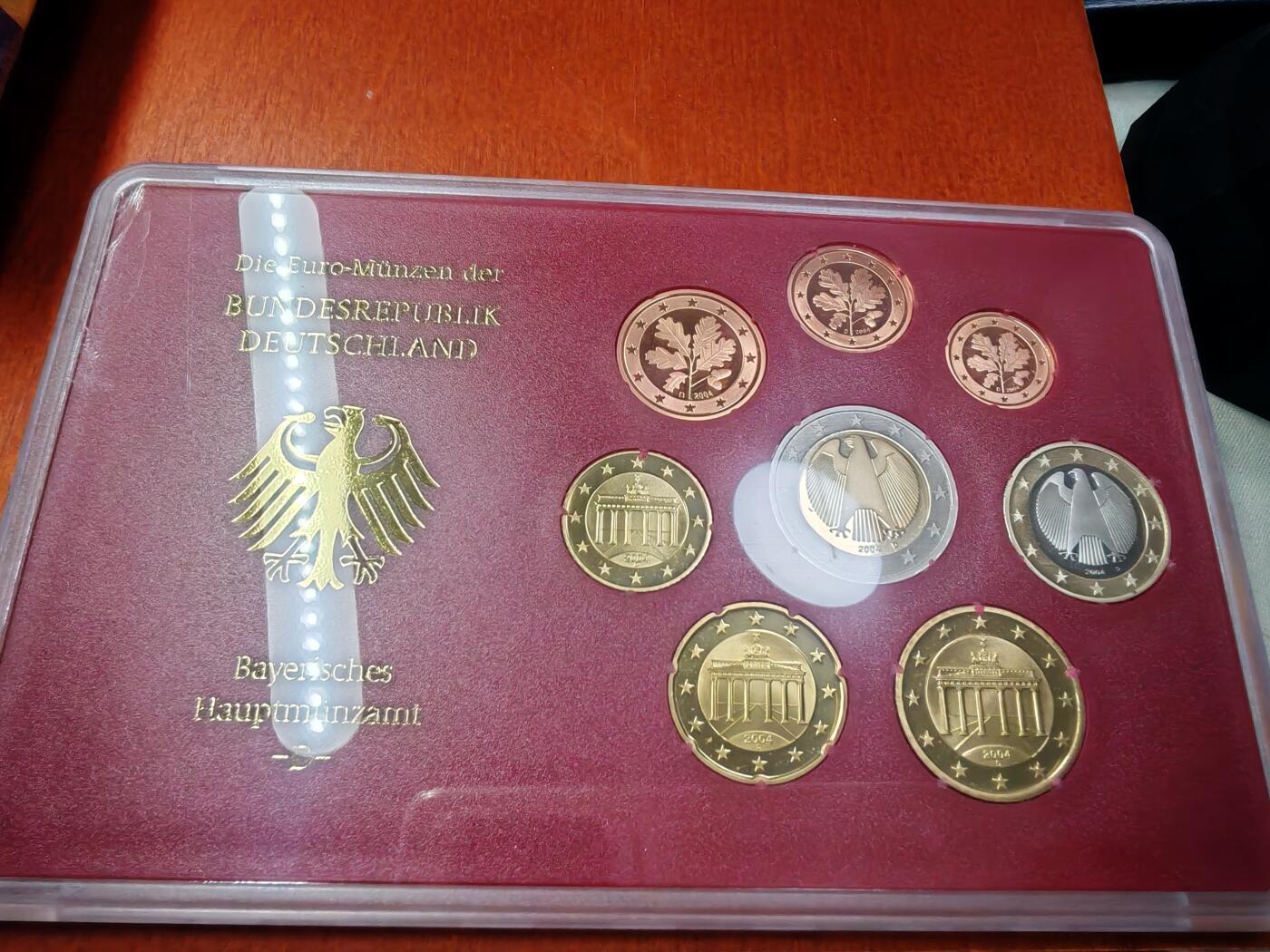 长老汇龙年精选第二十三场拍卖 2004D德国欧元精制套币8枚，原盒证