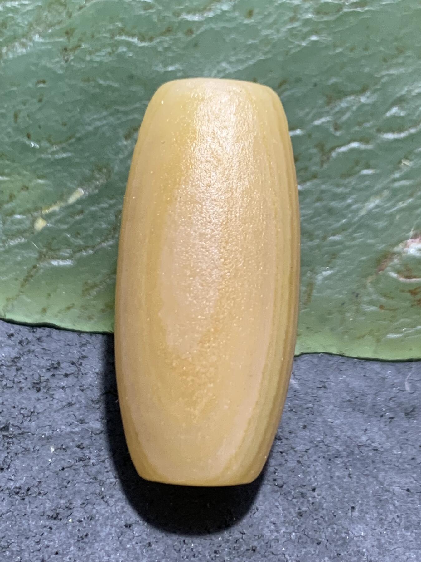 精美亚光高玉化千层纹缠丝玛瑙手工雕刻太阳花桶珠一颗，