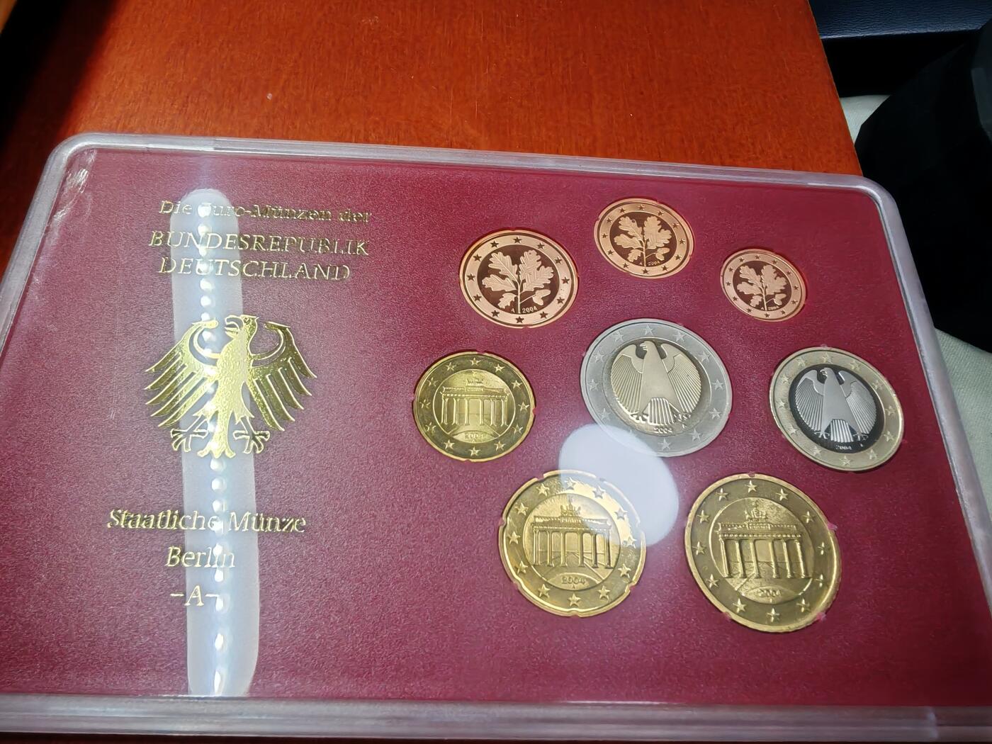 长老汇龙年精选第二十三场拍卖 2004A德国欧元精制套币8枚，原盒证