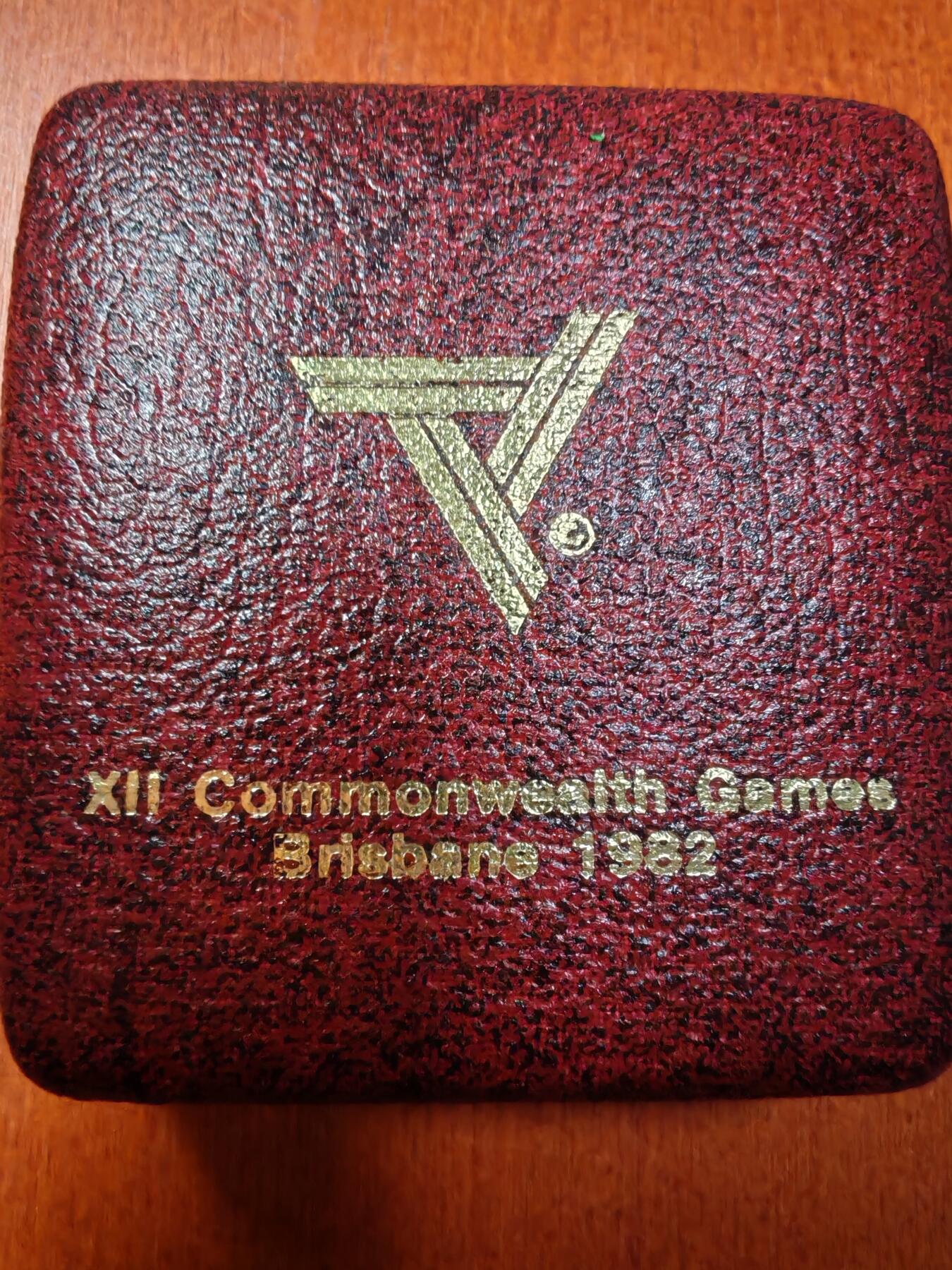 长老汇龙年精选第二十三场拍卖 1982澳大利亚布里斯班英联邦运动会10元精制银币，盒证全，首枚10元精制银币