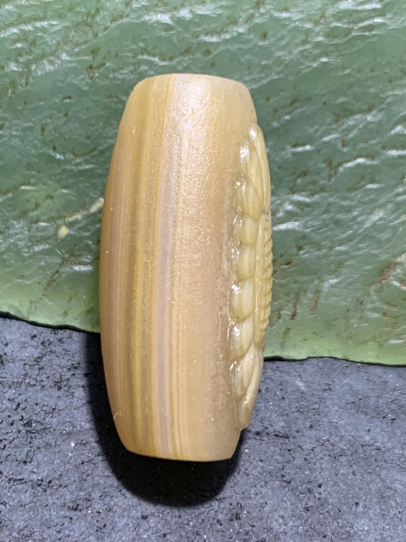 精美亚光高玉化千层纹缠丝玛瑙手工雕刻太阳花桶珠一颗，