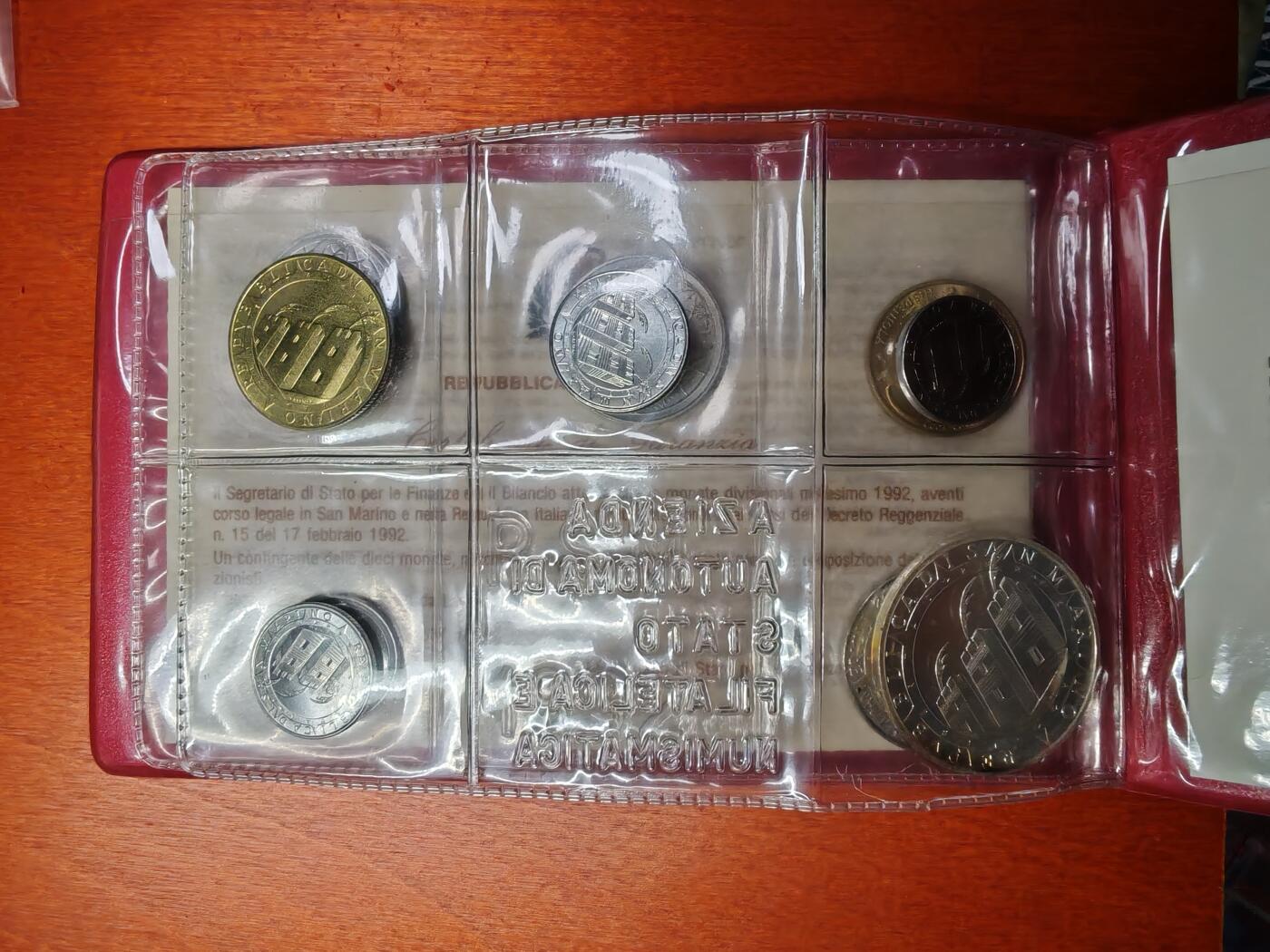 长老汇龙年精选第二十三场拍卖 1992圣马力诺10枚套币，含1枚1000里拉银币，盒证全