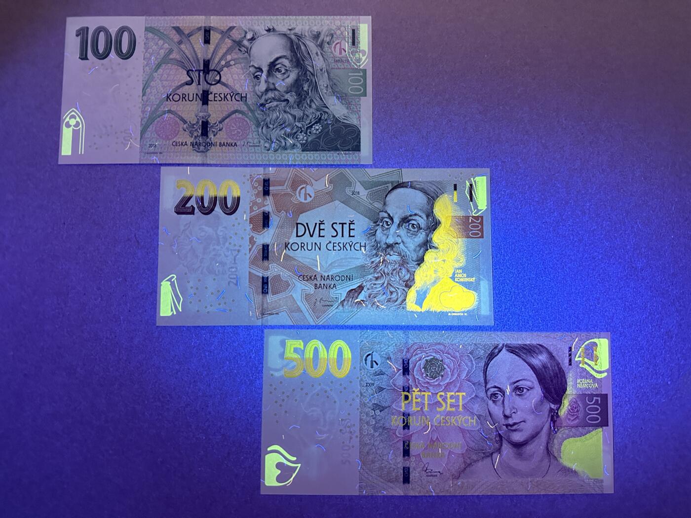 《张总收藏》163期-周日外币百拍精品场 捷克共和国100、200、500克朗3张 UNC
