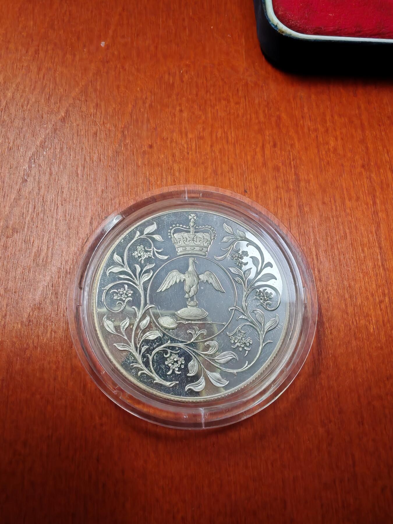 长老汇龙年精选第二十三场拍卖 1977英国女王在位25周年25便士精制银币，有盒无证，热门