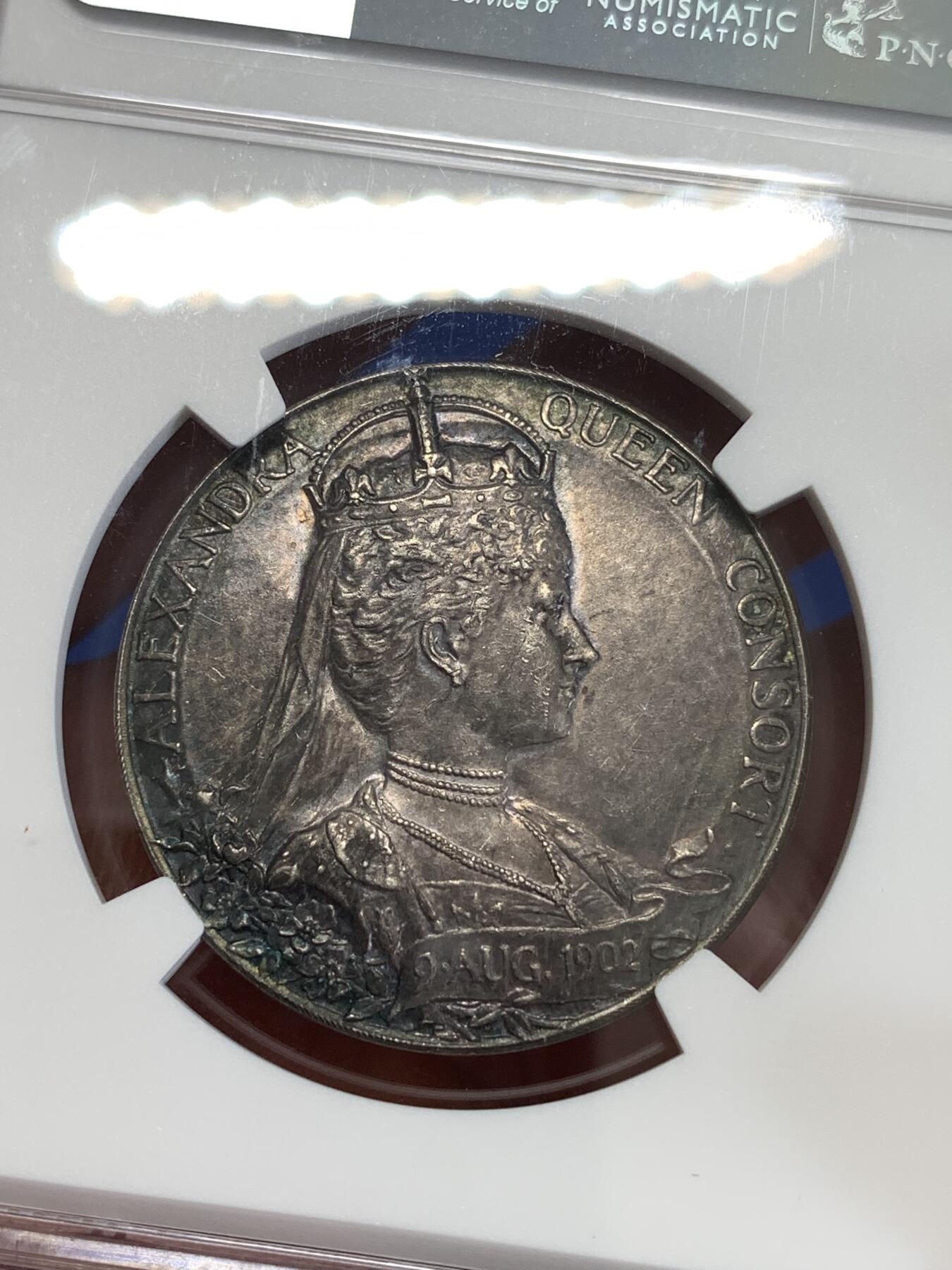《竞宝斋》第298场- 周日，周一  2场连拍 （全场包邮） NGC MS61 1902年英国爱德华七世加冕纪念银章经典品种 国王皇后双头登基 包浆相当漂亮