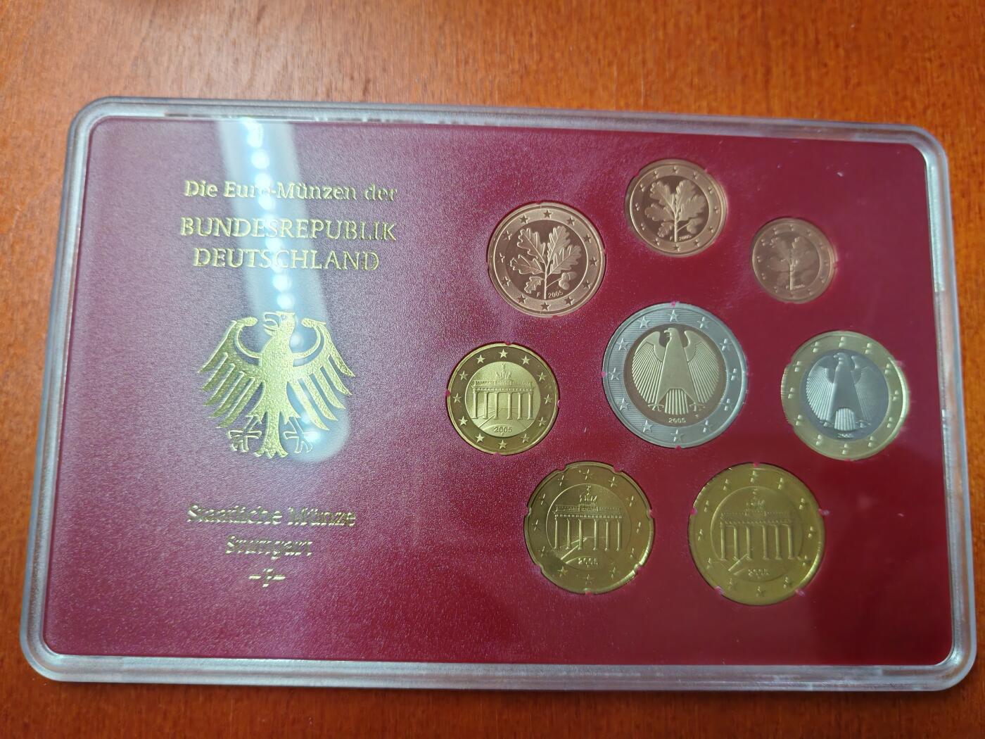 长老汇龙年精选第二十五场拍卖 2005F德国欧元8枚精制套装，含外纸，完美品相