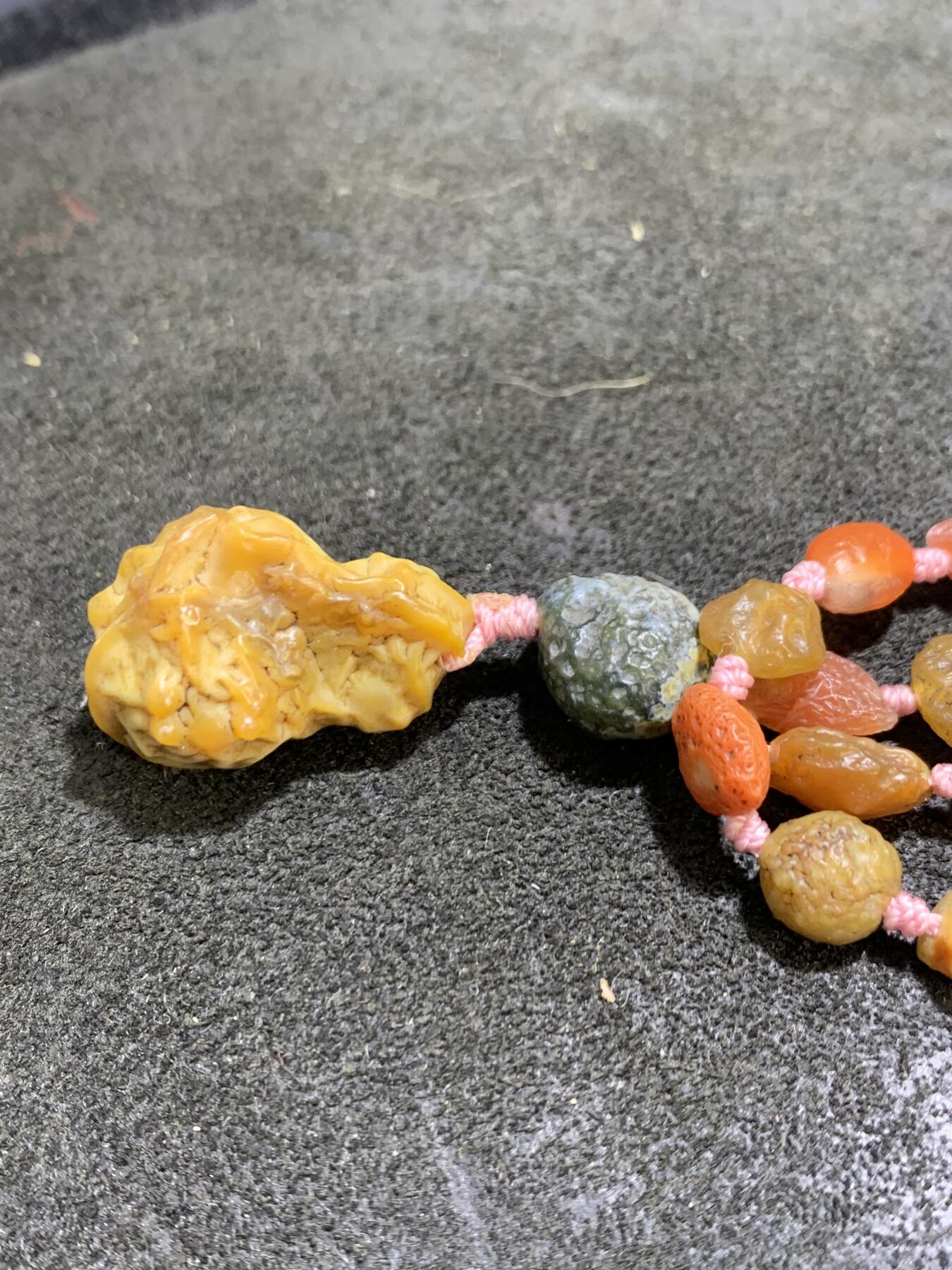 精美罕见天然阿拉善红筋脉玛瑙项链一条，