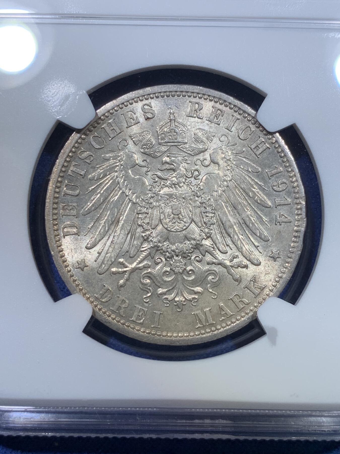 《竞宝斋》第298场- 周日，周一  2场连拍 （全场包邮） NGC MS62 德国 1914  安哈特结婚纪念3马克银币 带转光 淡彩包浆