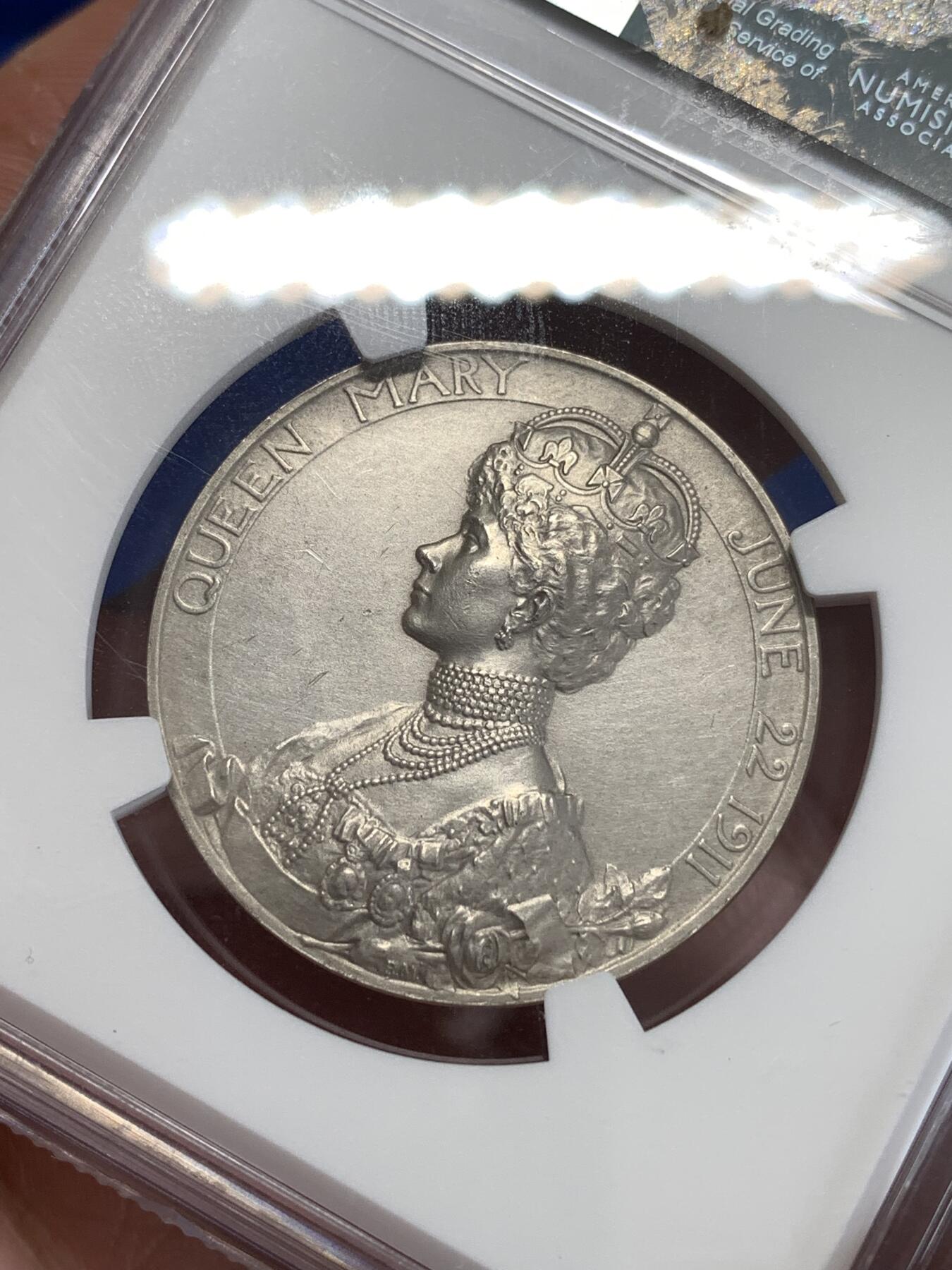 《竞宝斋》第298场- 周日，周一  2场连拍 （全场包邮） NGC UNCD 1911年乔治五世登基纪念银章 BHM-4022近似matte工艺超高性价比！经典品种热门题材Royal Mint EF裸章售价70镑！