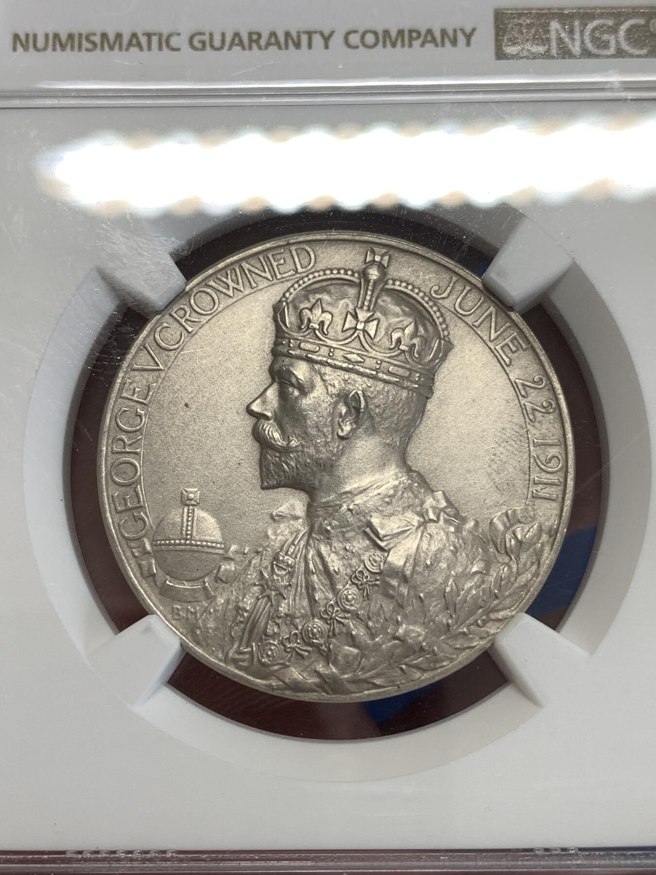《竞宝斋》第298场- 周日，周一  2场连拍 （全场包邮） NGC UNCD 1911年乔治五世登基纪念银章 BHM-4022近似matte工艺超高性价比！经典品种热门题材Royal Mint EF裸章售价70镑！