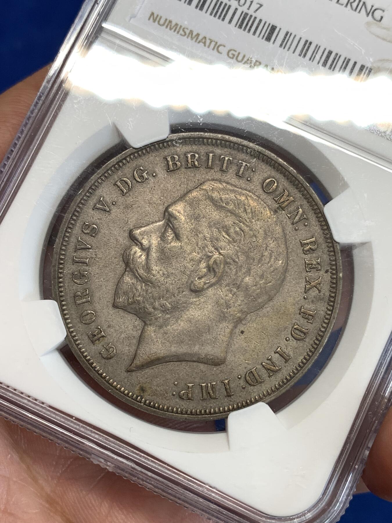 《竞宝斋》第298场- 周日，周一  2场连拍 （全场包邮） NGC AU50英国1935年乔治五世木马剑银价上浮经典品种疑似低评超高性价比！暗色币面尽显时光痕迹！