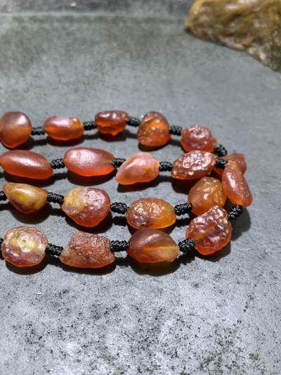 精美天然戈壁阿拉善樱桃红项链一条 精美天然戈壁阿拉善樱桃红项链一条