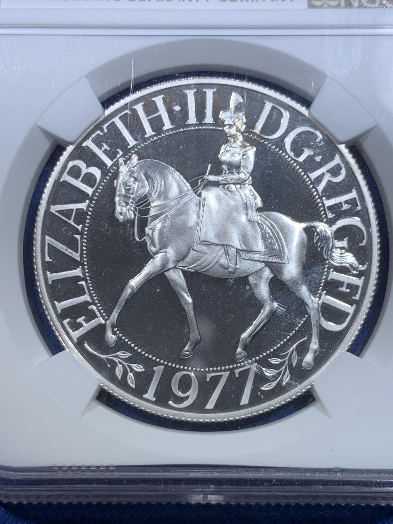 《竞宝斋》第298场- 周日，周一  2场连拍 （全场包邮） NGC PF68UC 英国1977年女王登基25周年25便士精制纪念银币 PROOF精制币，币面清爽干净又漂亮，状态极佳。