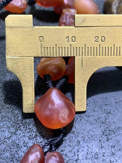 精美天然戈壁阿拉善樱桃红项链一条 精美天然戈壁阿拉善樱桃红项链一条