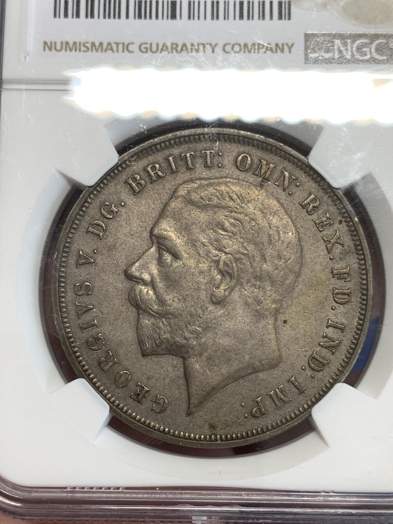 《竞宝斋》第298场- 周日，周一  2场连拍 （全场包邮） NGC AU50英国1935年乔治五世木马剑银价上浮经典品种疑似低评超高性价比！暗色币面尽显时光痕迹！