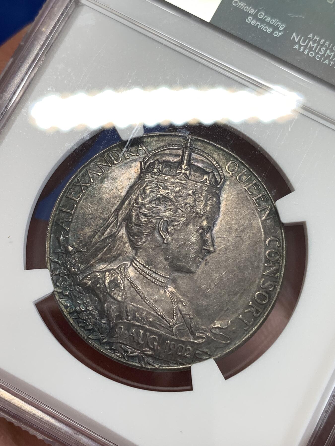 《竞宝斋》第298场- 周日，周一  2场连拍 （全场包邮） NGC MS61 1902年英国爱德华七世加冕纪念银章经典品种 国王皇后双头登基 包浆相当漂亮