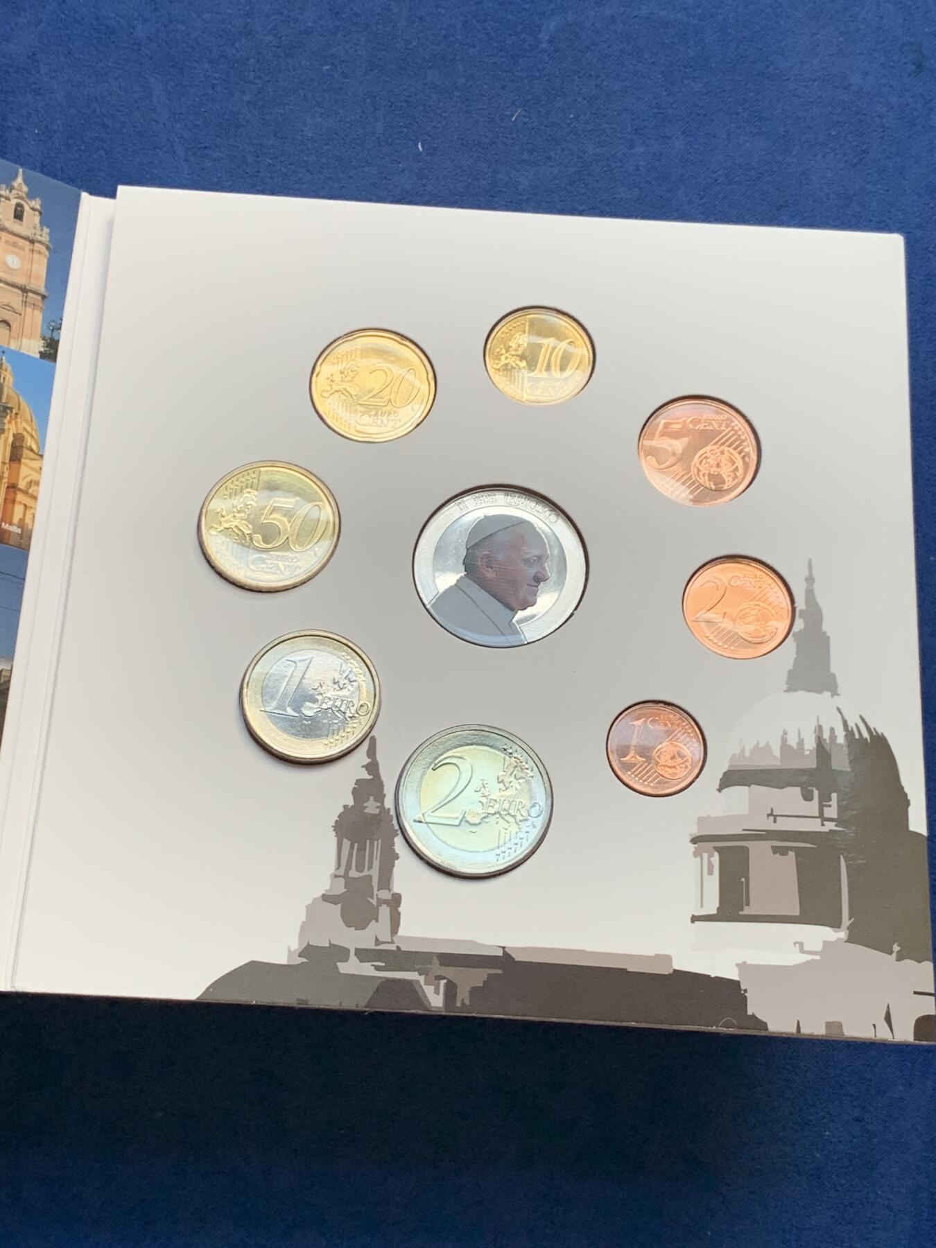 《竞宝斋》第299场- 周日，周一  2场连拍 （全场包邮） 马耳他2013年教皇官方套币 含一枚彩色纪念章