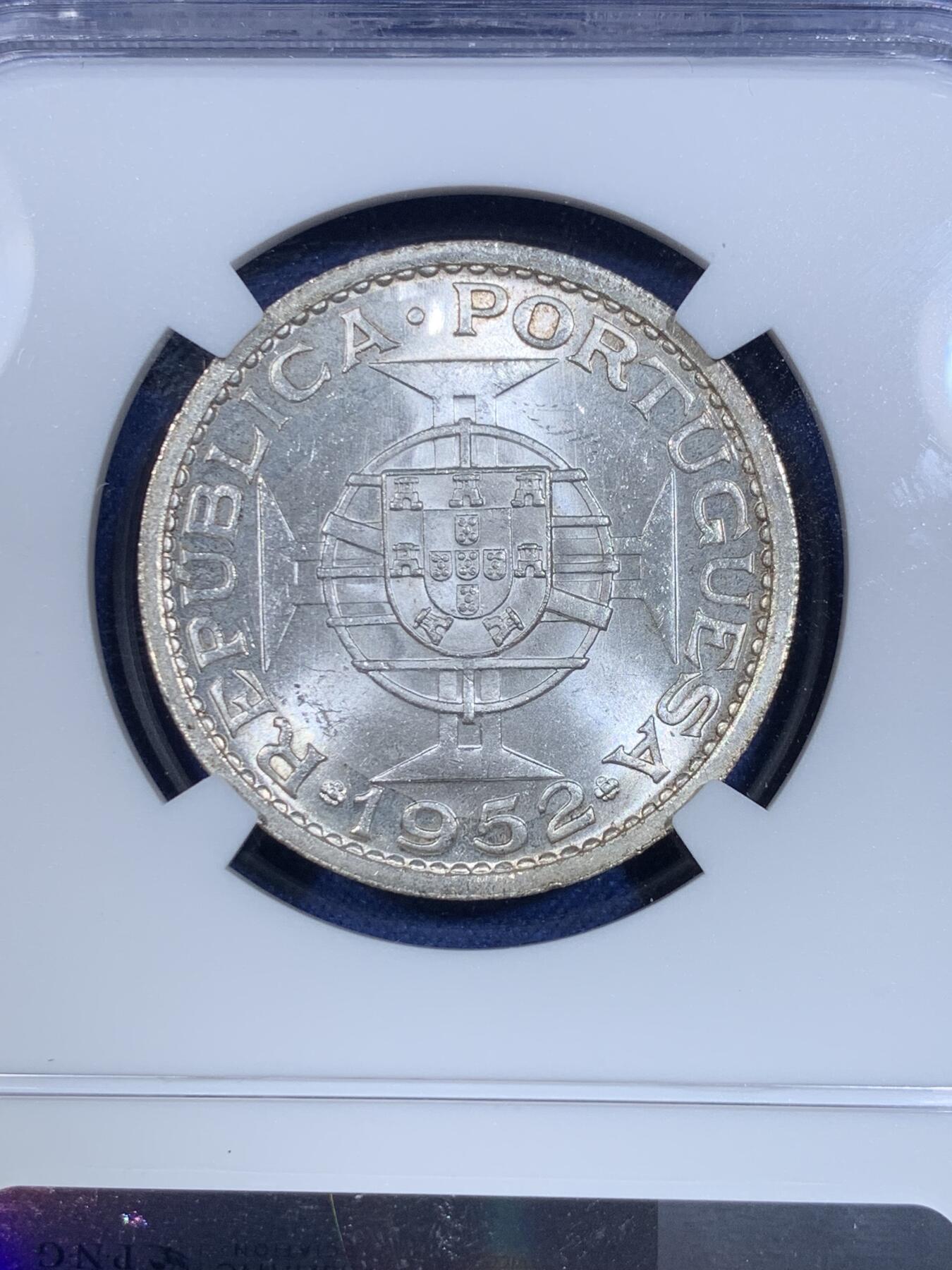 《竞宝斋》第299场- 周日，周一  2场连拍 （全场包邮） NGC MS65 1952澳门5圆 转光犀利 高分不易