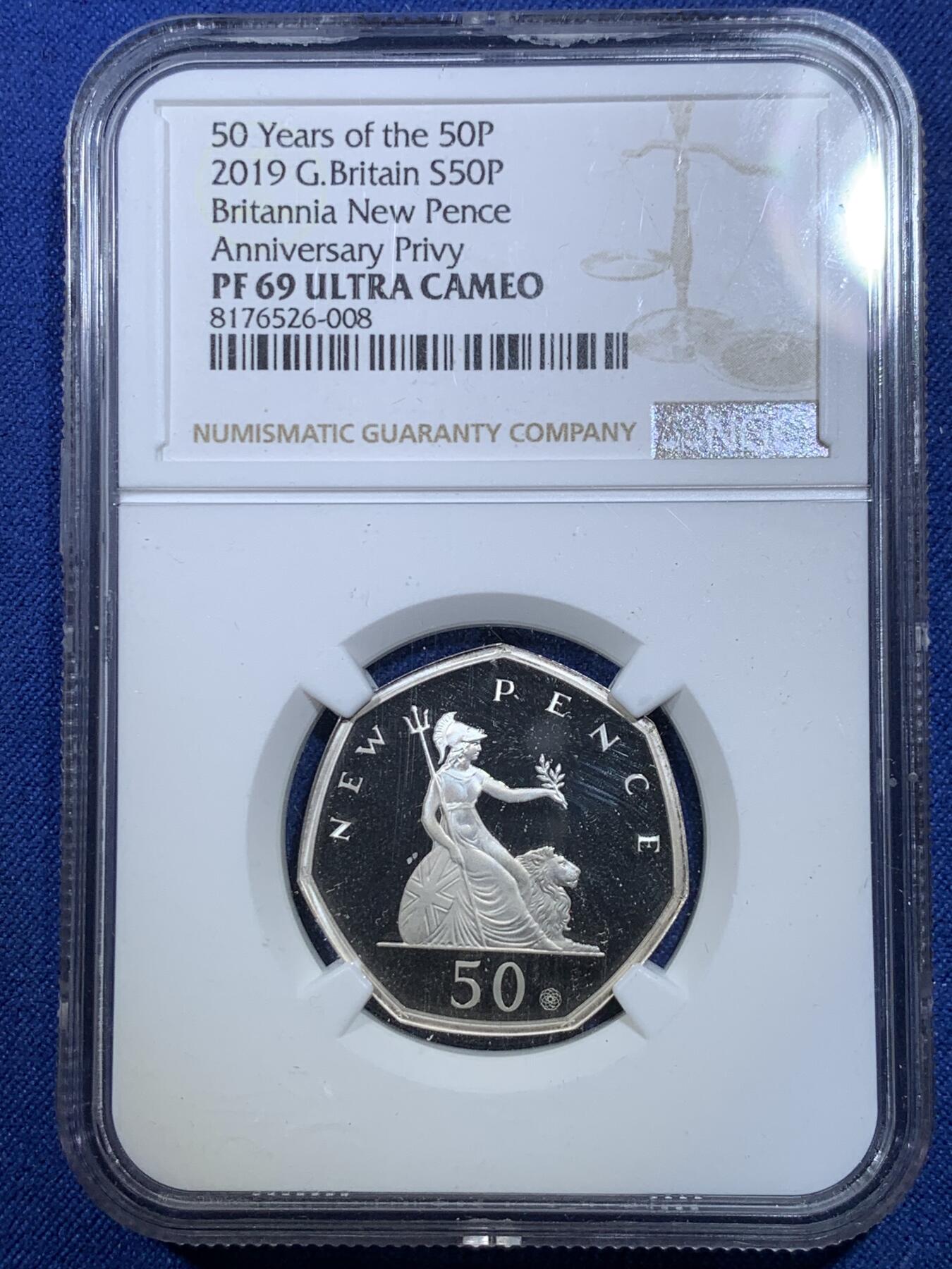 《竞宝斋》第299场- 周日，周一  2场连拍 （全场包邮） NGC PF69UC 英国2019年精铸50便士多边形银币 发行50周年精制纪念 经典的不列颠女神与狮子 无瑕完美品相 加厚 带原盒证