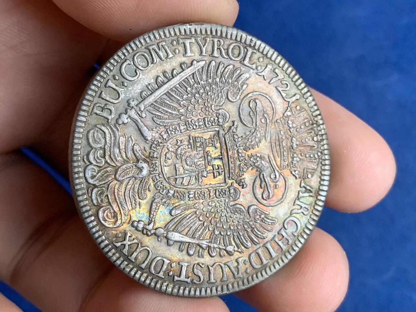 《竞宝斋》第299场- 周日，周一  2场连拍 （全场包邮） 奥地利1721年查理六世1泰勒大银UNC 五彩包浆 细节见图