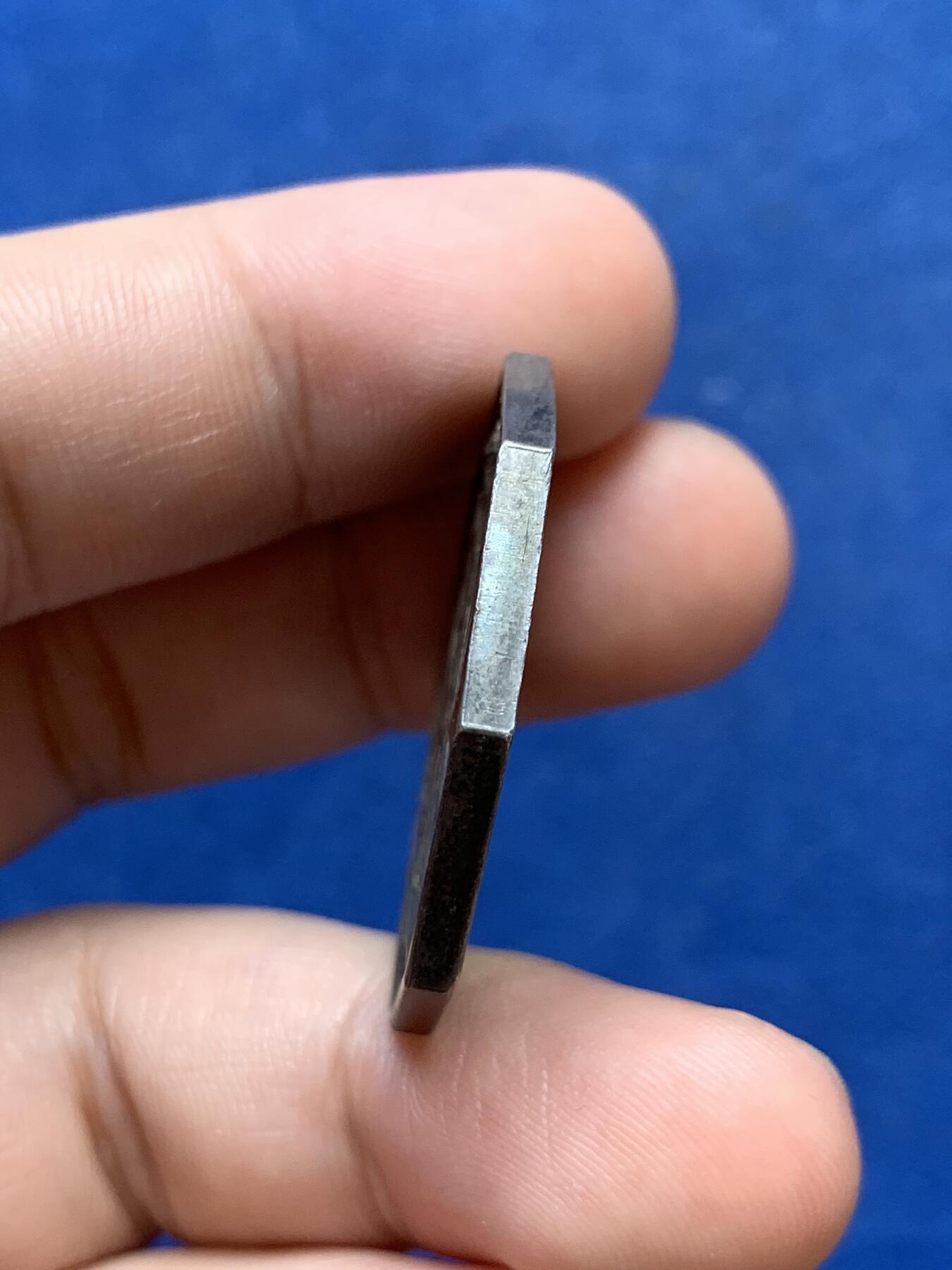 《竞宝斋》第299场- 周日，周一  2场连拍 （全场包邮） 法国鲁昂海上保险公司八角银质代币 16g 32.5mm 早期无边铭