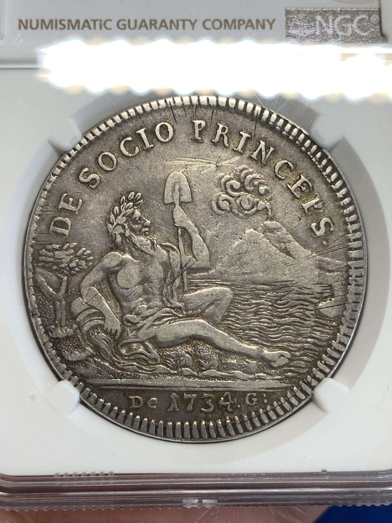 《竞宝斋》第299场- 周日，周一  2场连拍 （全场包邮） NGC XF 意大利 1734 那不勒斯王国 塞巴斯蒂安 120G 大银币 稀缺品种 细节见图