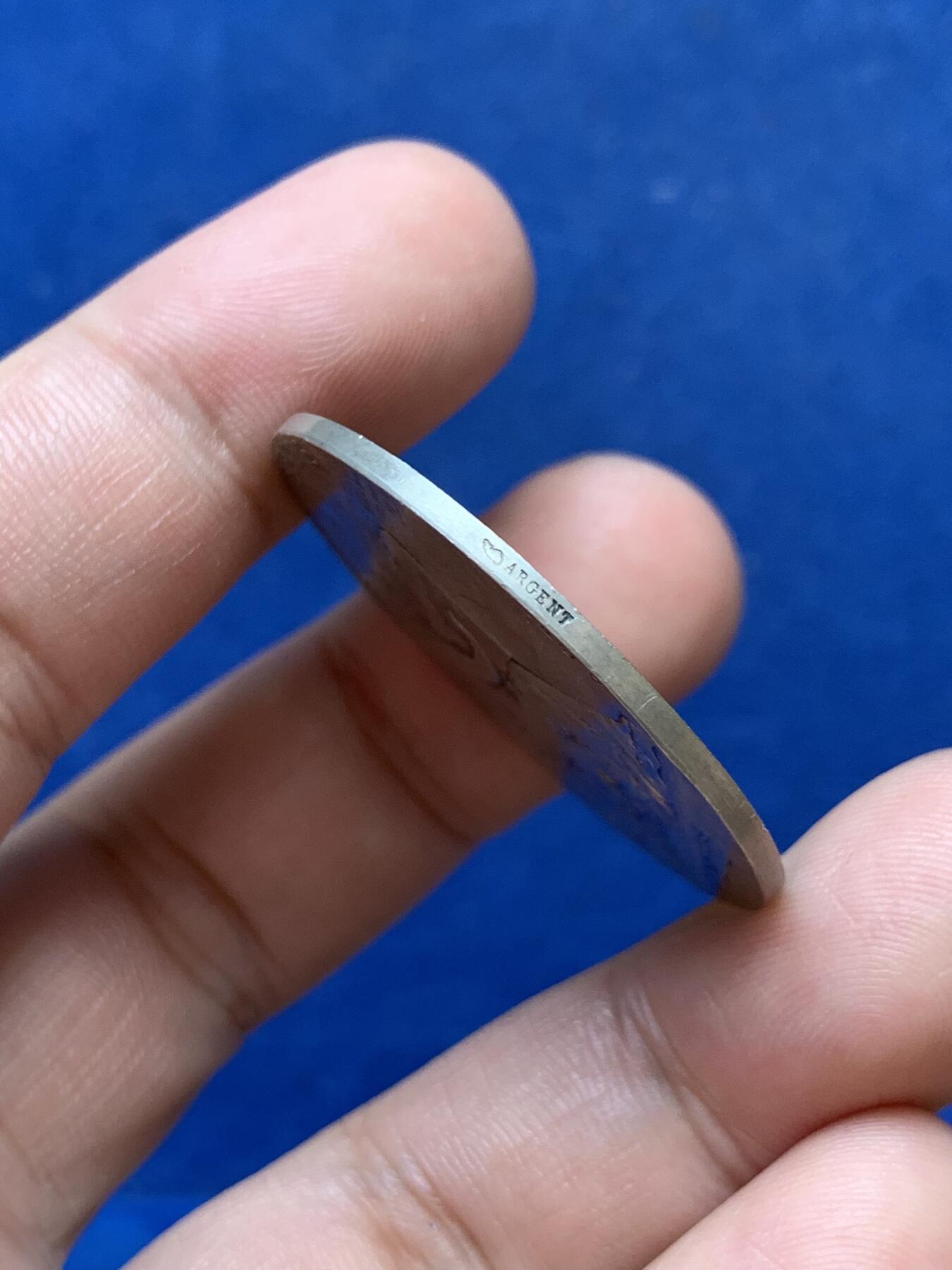 《竞宝斋》第299场- 周日，周一  2场连拍 （全场包邮） 法国巴黎法院法律女神银章银质代币 作者PATEY 36.3mm 19.2克 银标