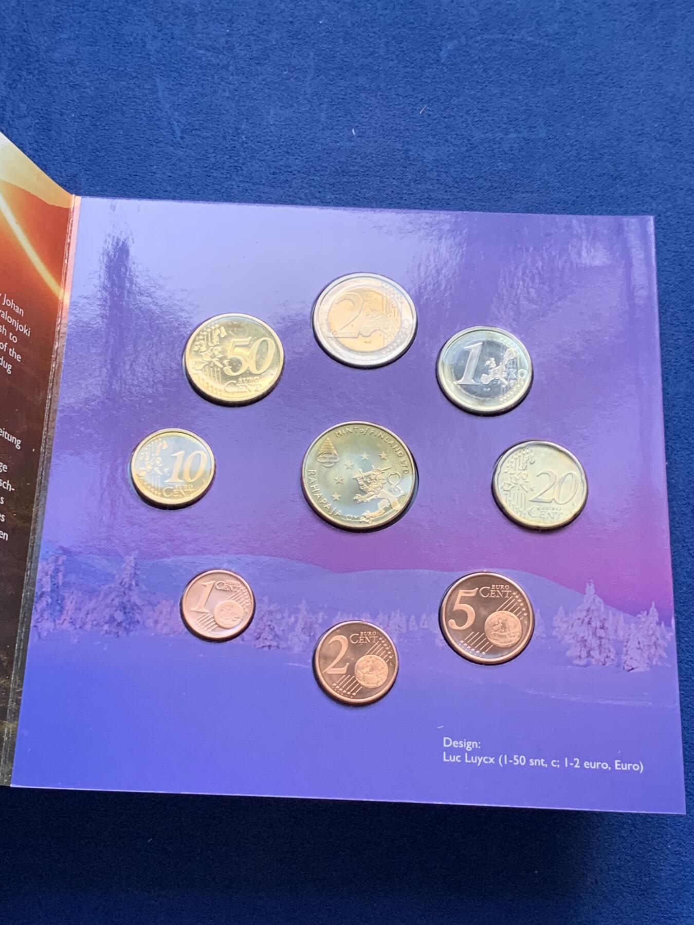 《竞宝斋》第299场- 周日，周一  2场连拍 （全场包邮） 2003年芬兰欧元卡册 带一枚章