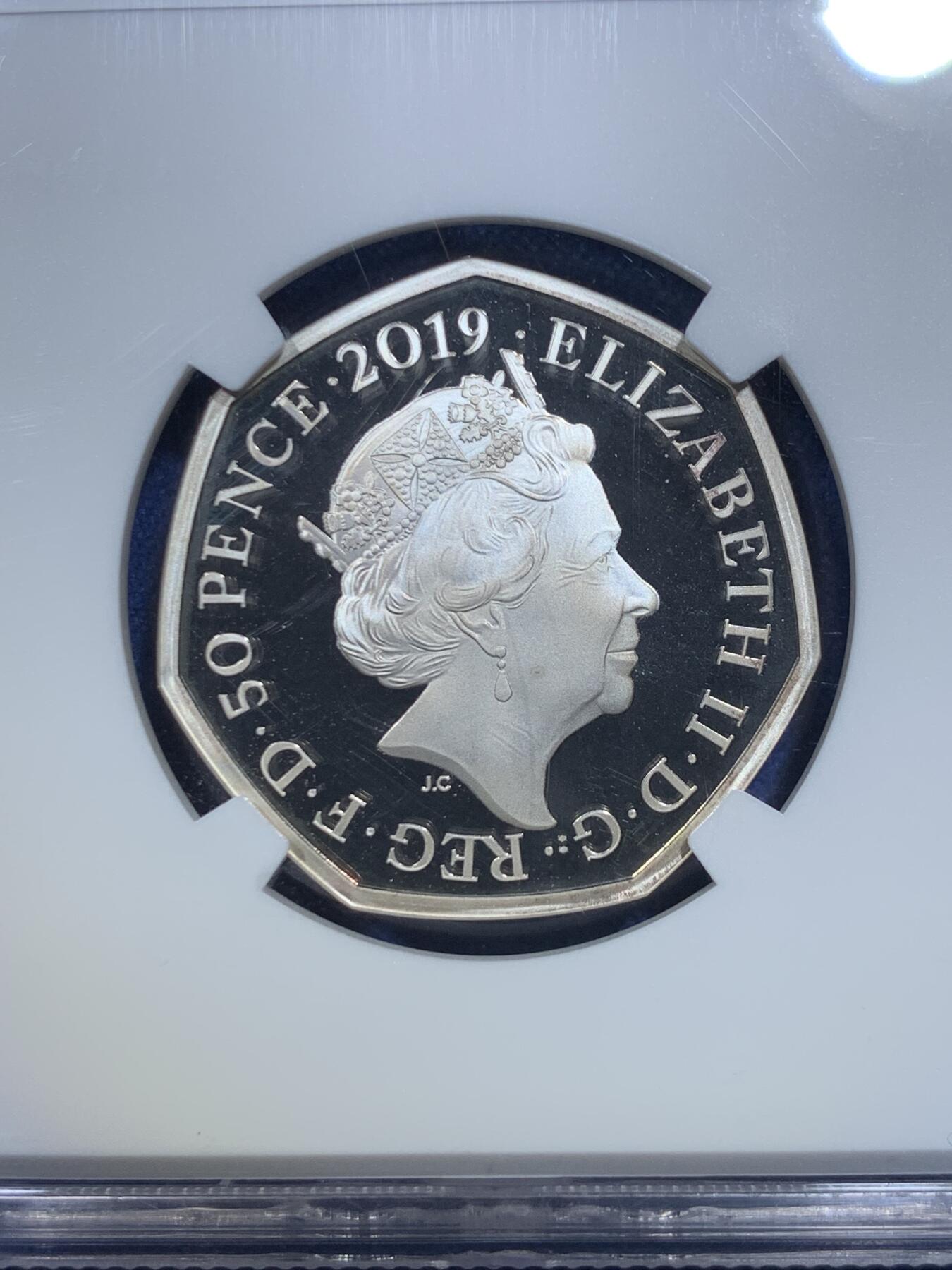 《竞宝斋》第299场- 周日，周一  2场连拍 （全场包邮） NGC PF69UC 英国2019年精铸50便士多边形银币 发行50周年精制纪念 经典的不列颠女神与狮子 无瑕完美品相 加厚 带原盒证